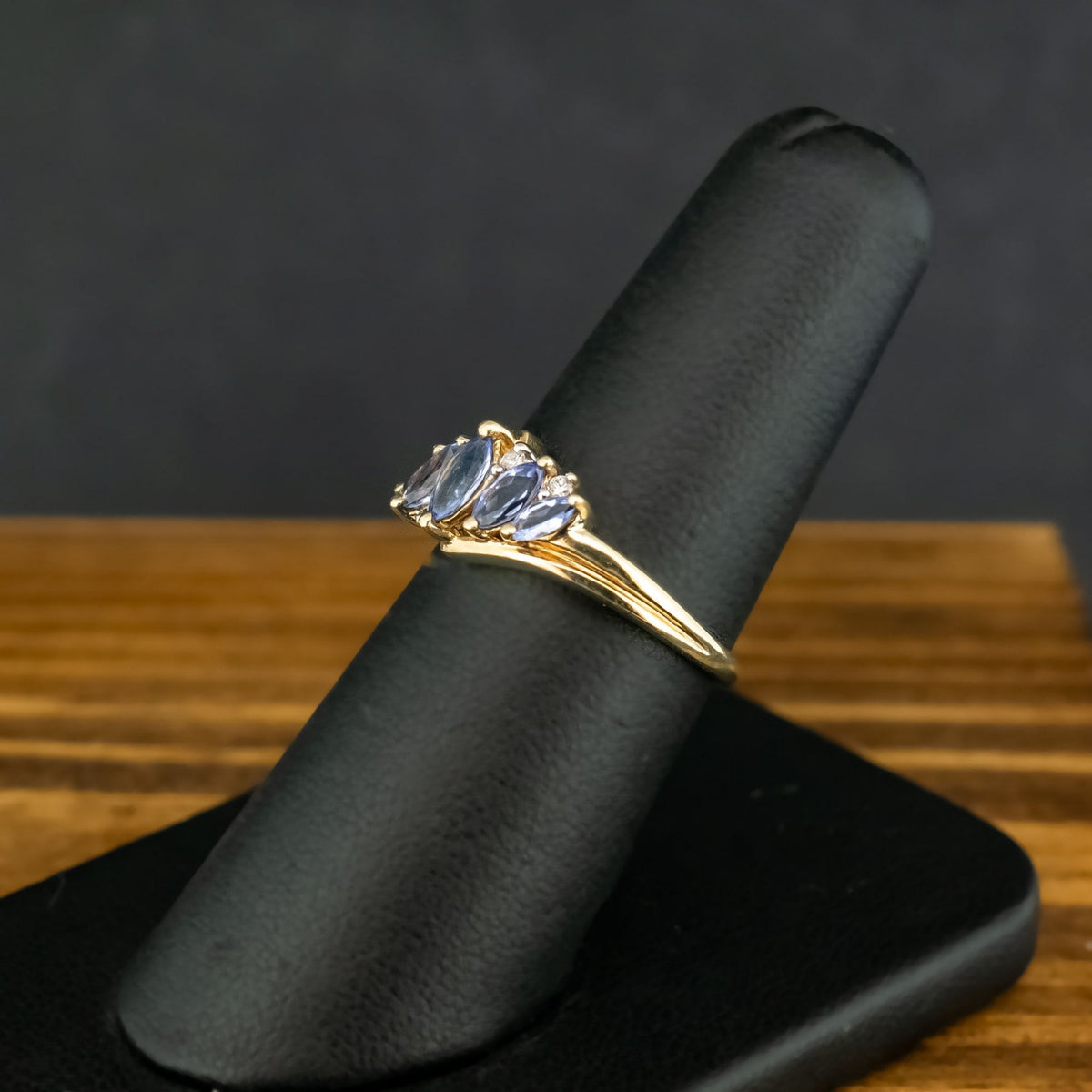9ct Yellow Gold Tanzanite and Diamond Ring Size N 2.1g