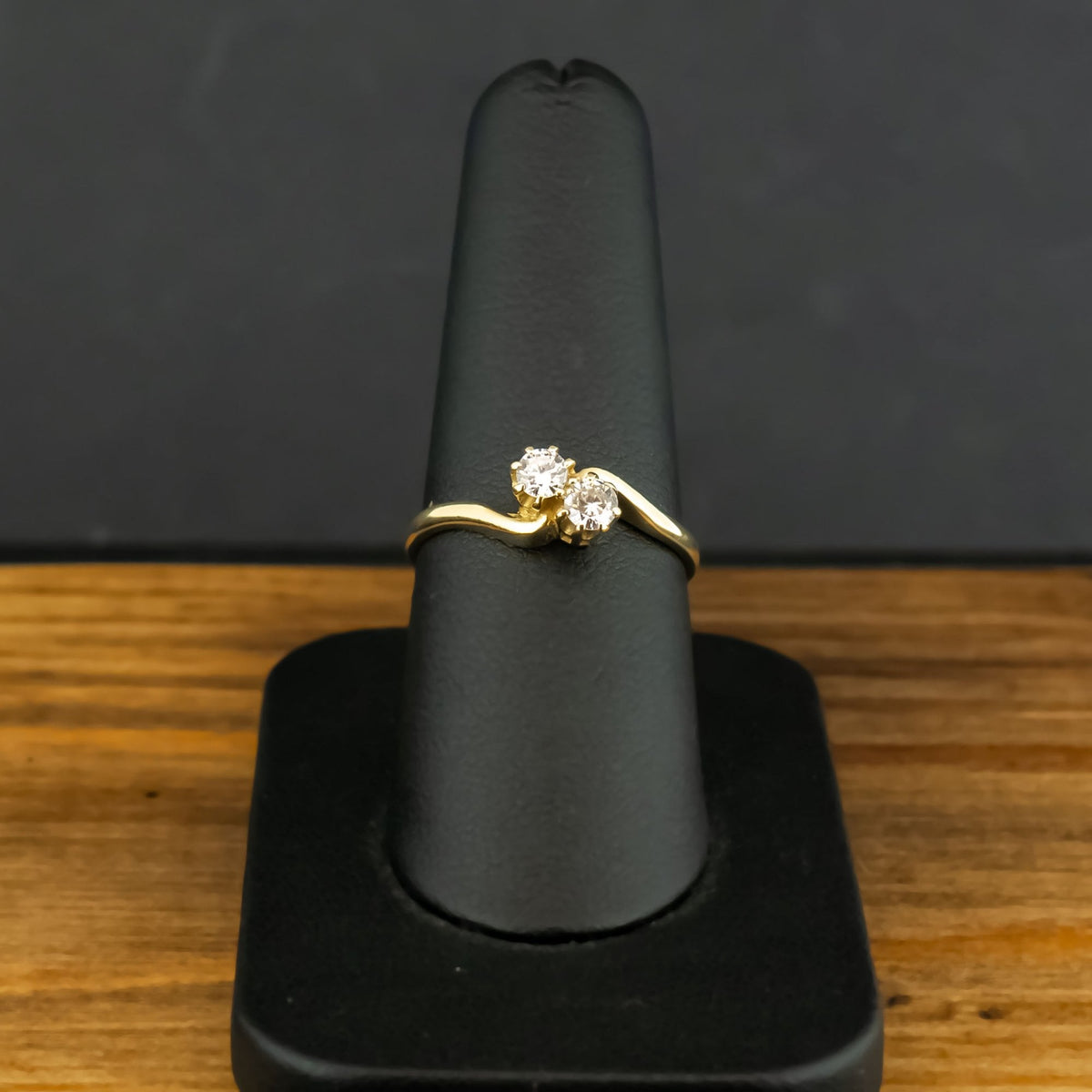 18ct Yellow Gold 0.30ct Diamond Twist Ring Size P 2.7g