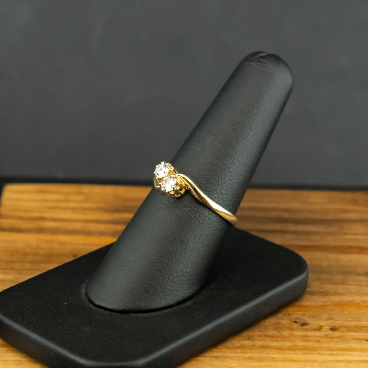 18ct Yellow Gold 0.30ct Diamond Twist Ring Size P 2.7g