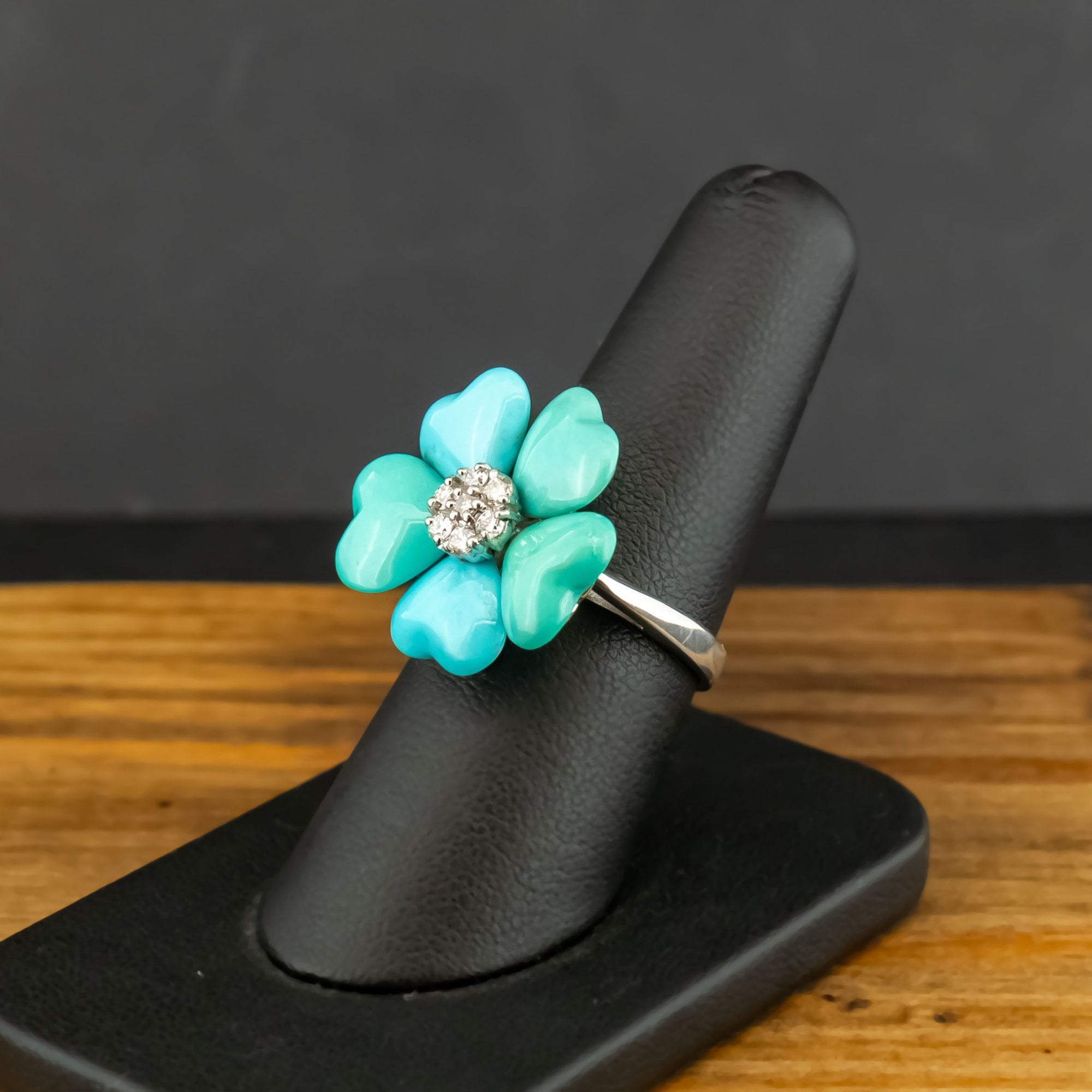 18ct White Gold Turquoise and Diamond Flower Ring Size O 9.3g