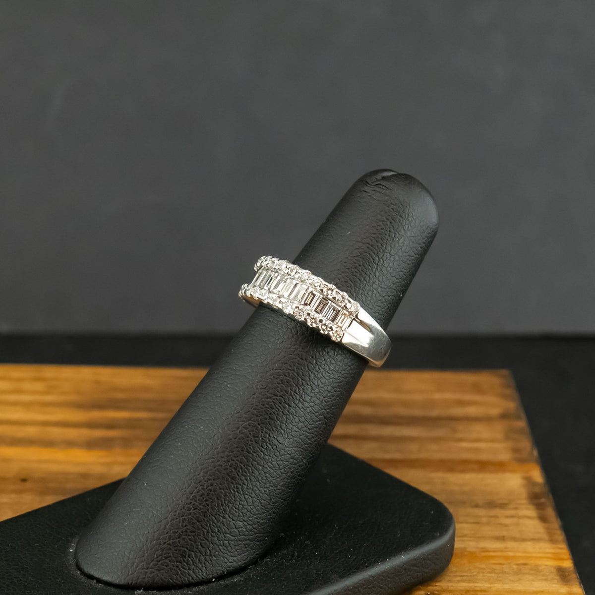 18ct White Gold 1.00ct Diamond Band Ring Size J 6.0g
