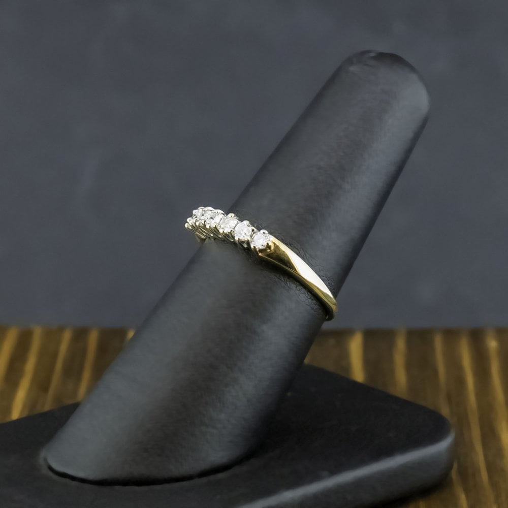 9ct Yellow Gold 0.25ct Diamond 7 Stone Ring Size N 1.4g
