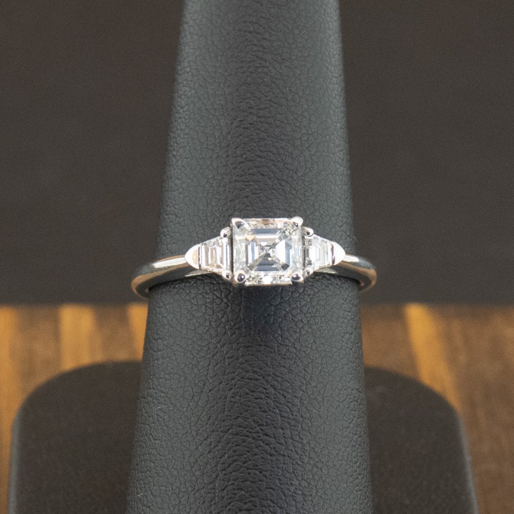 18ct White Gold Approx 1.25ct Asscher Cut Diamond Trilogy Ring Size M 3.5g