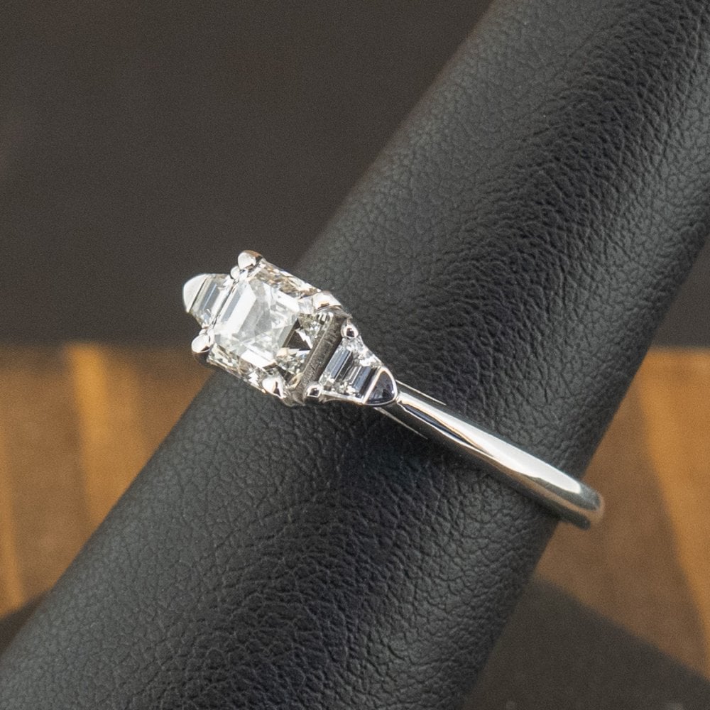 18ct White Gold Approx 1.25ct Asscher Cut Diamond Trilogy Ring Size M 3.5g