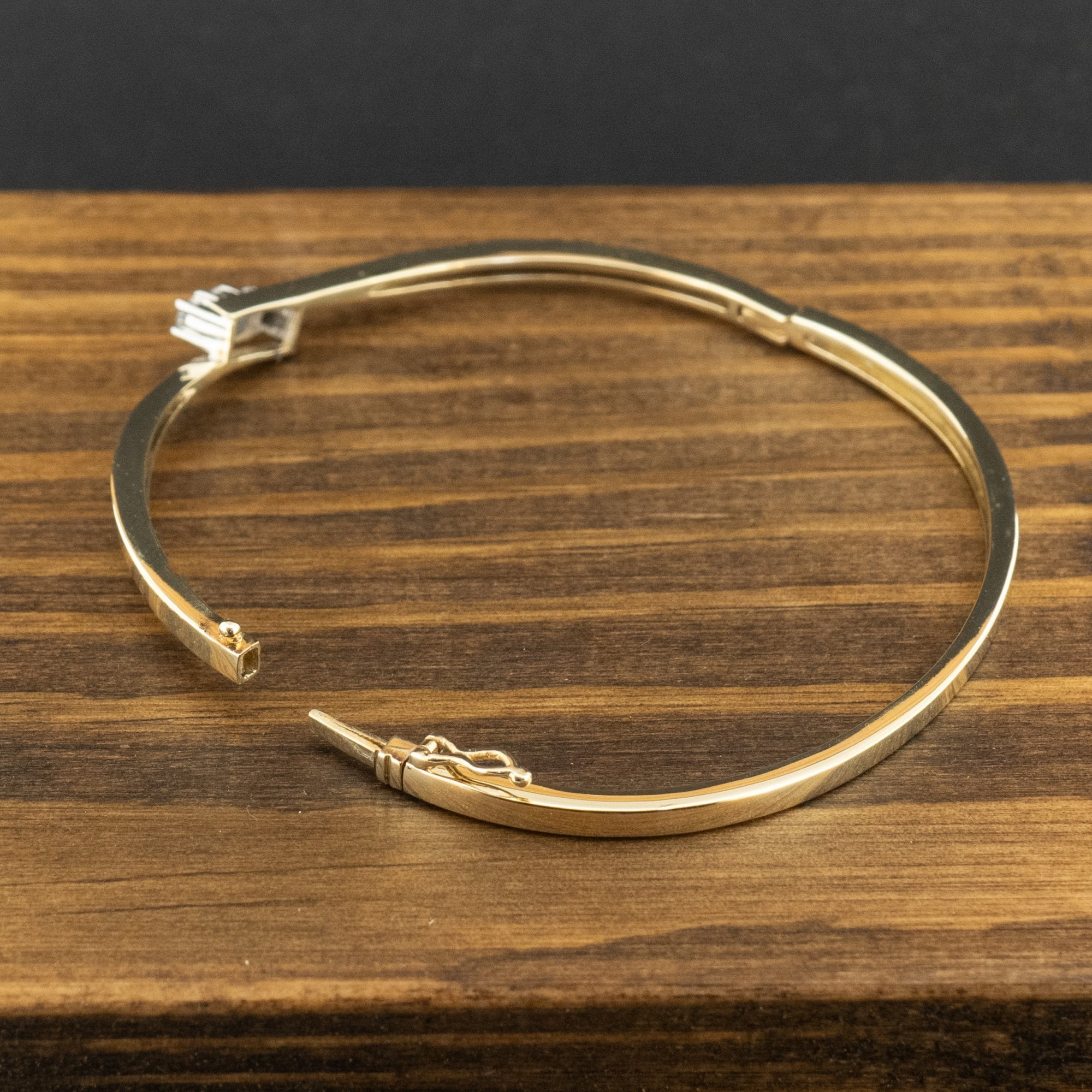 9ct Yellow Gold Diamond Trilogy Hinged Bangle 9.5g