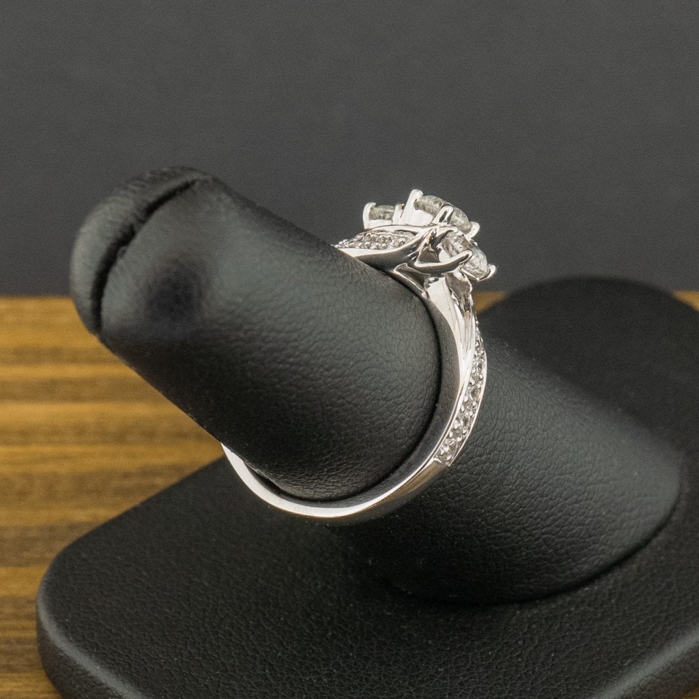 18ct White Gold 1ct Diamond Trilogy Ring Size M 4.6g