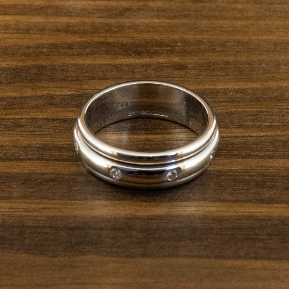 18ct White Gold Diamond  Spinner Ring Size L 1/2 7g