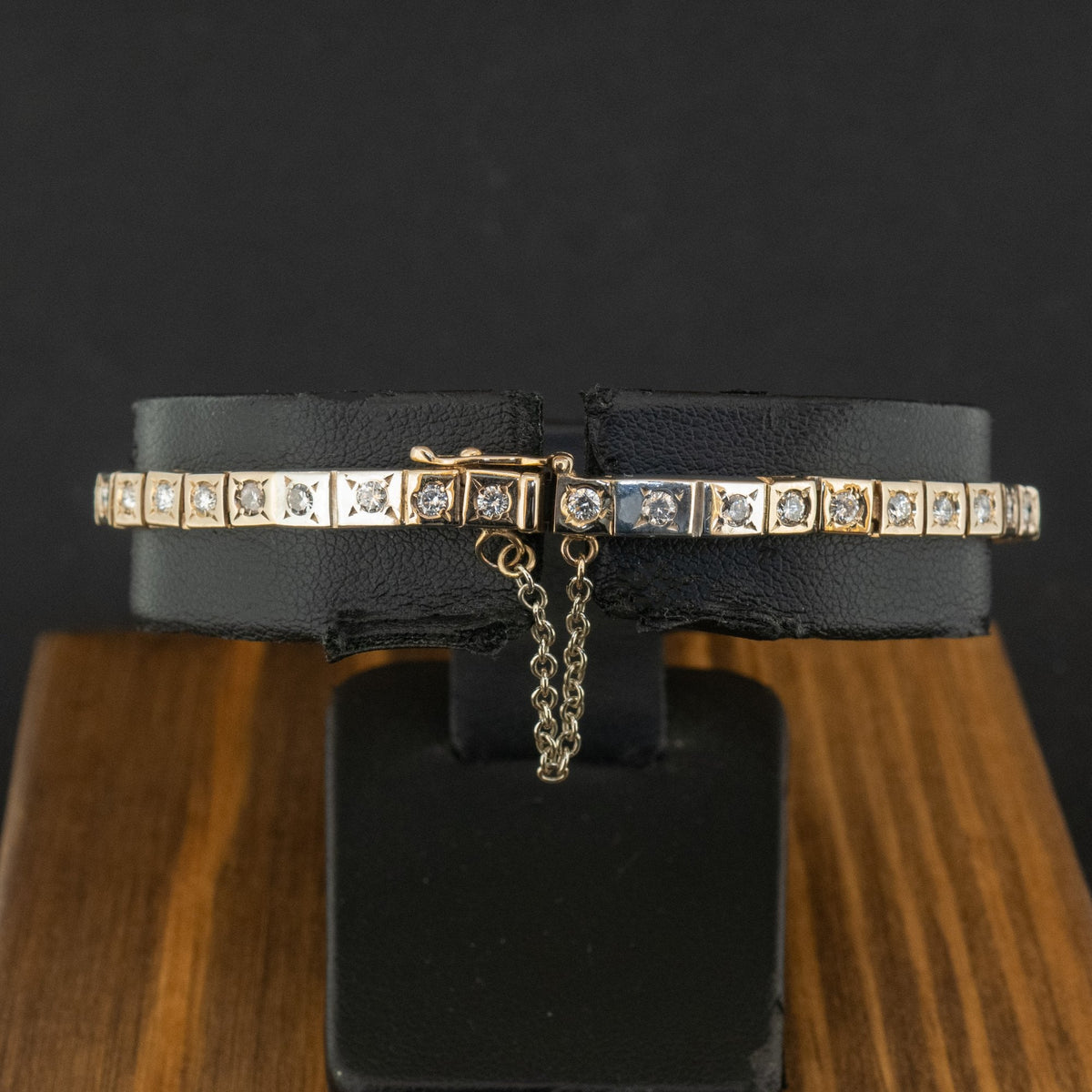 18ct Yellow & White Gold 7 Inch Diamond Bracelet 19.1g
