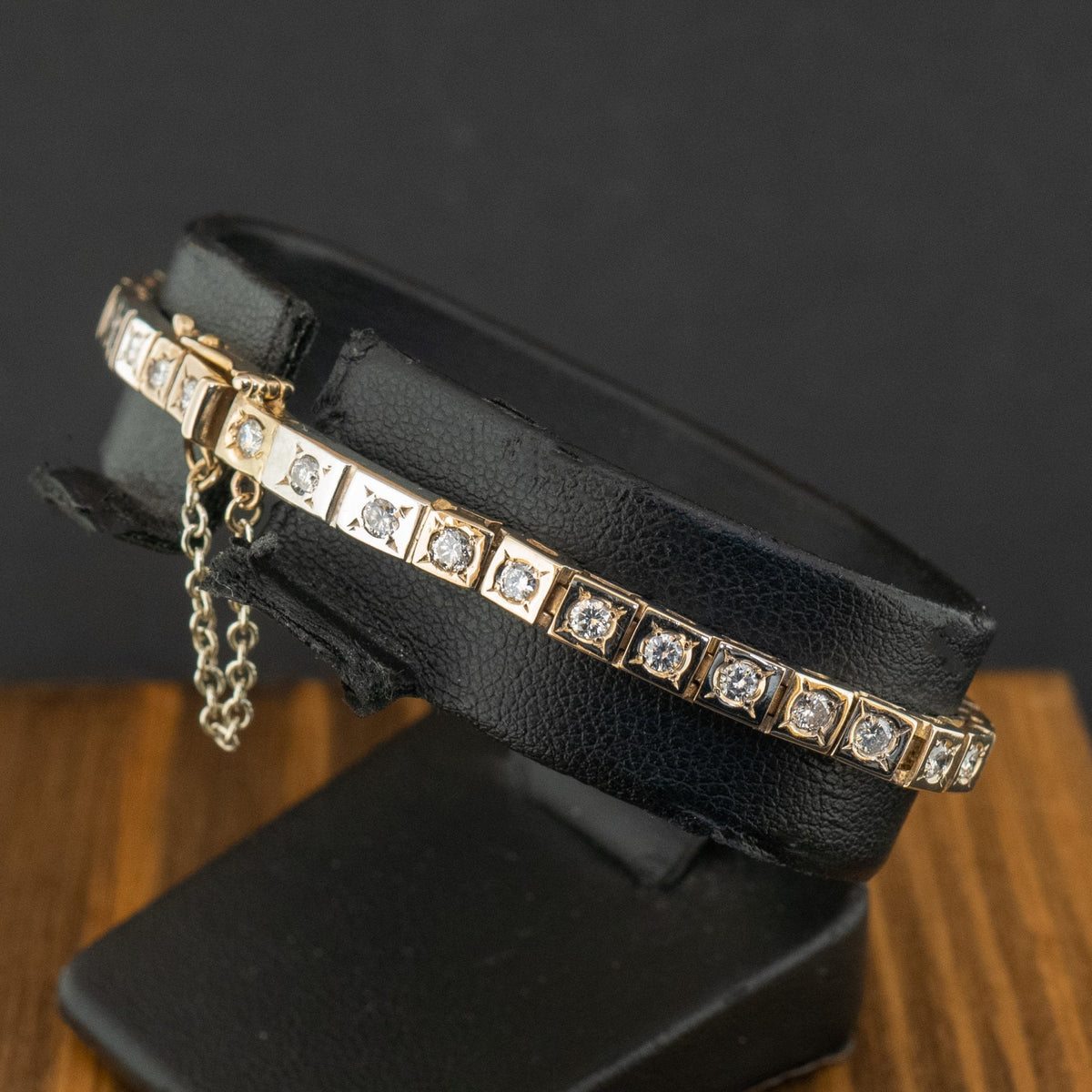 18ct Yellow & White Gold 7 Inch Diamond Bracelet 19.1g