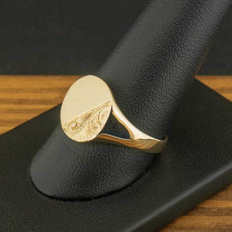 9ct Yellow Gold Oval Patterned Signet Ring Size U 5.1g