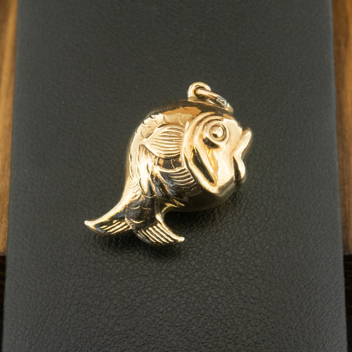 9ct Yellow Gold Fish Pendant Charm 1.9g