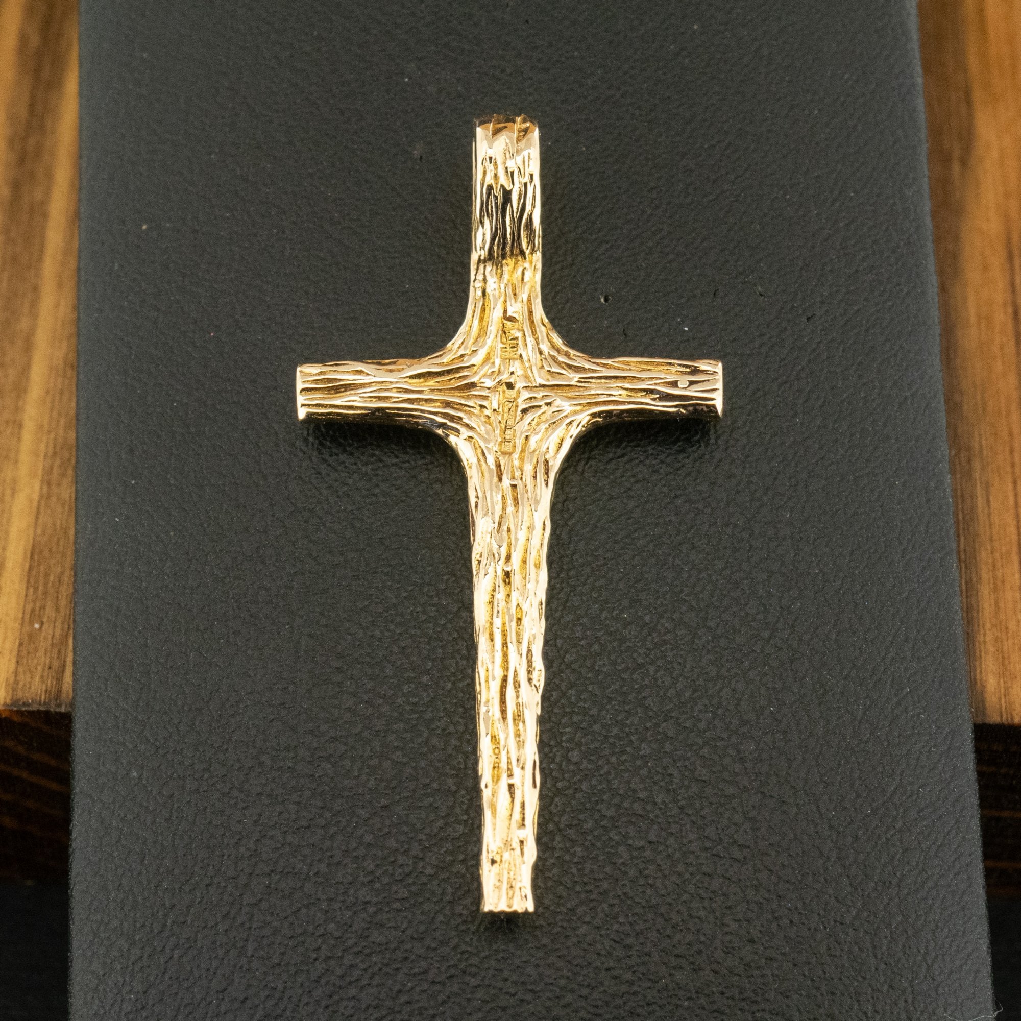 9ct Yellow Gold Cross Pendant 5.8g