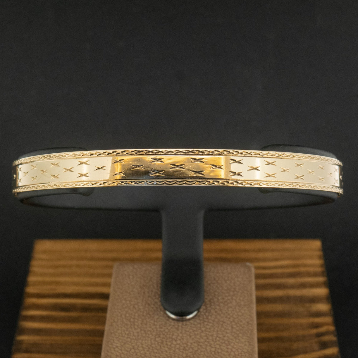 9ct Yellow Gold Patterned Arm Cuff / Bangle 16.2g