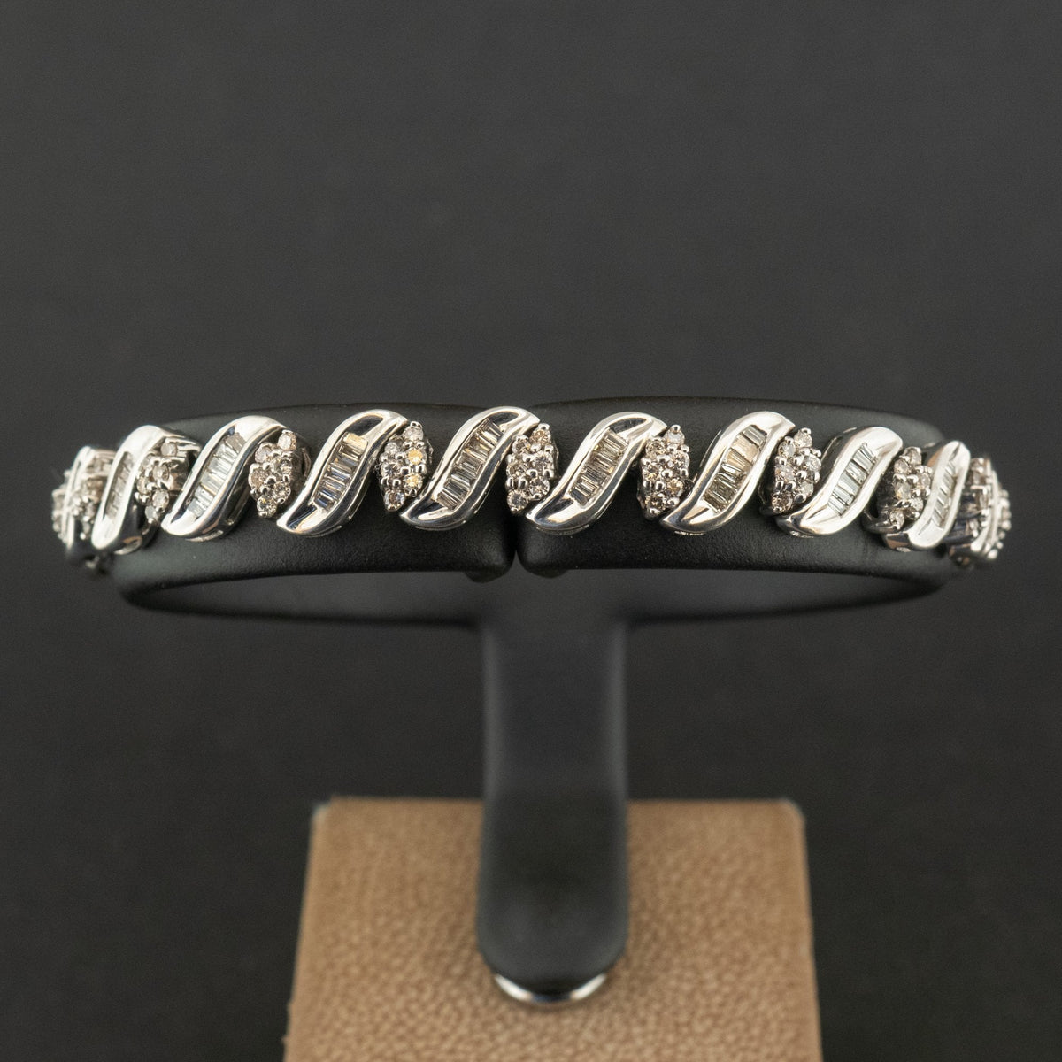 14ct White Gold 2.4ct Apx Diamond 7 Inch Bracelet 14.6g
