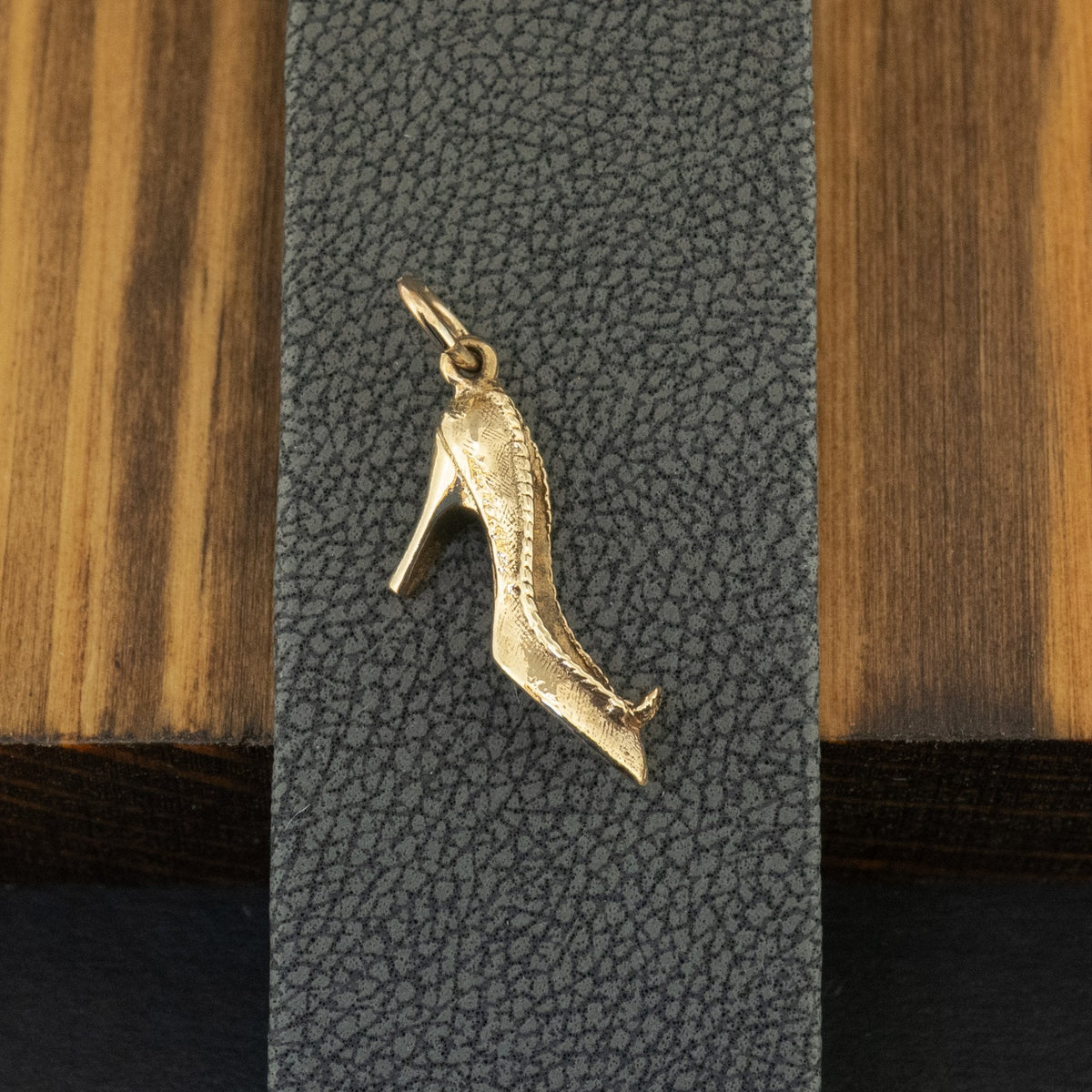 9ct Yellow Gold Shoe Charm 1.8g