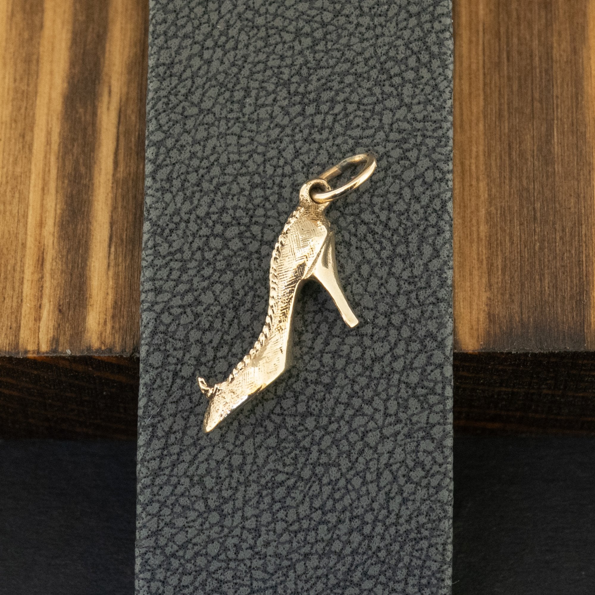 9ct Yellow Gold Shoe Charm 1.8g
