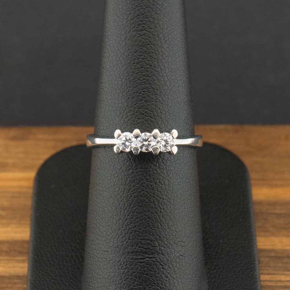18ct White Gold 0.30ct Diamond Trilogy Ring Size M 1/2 2.7g
