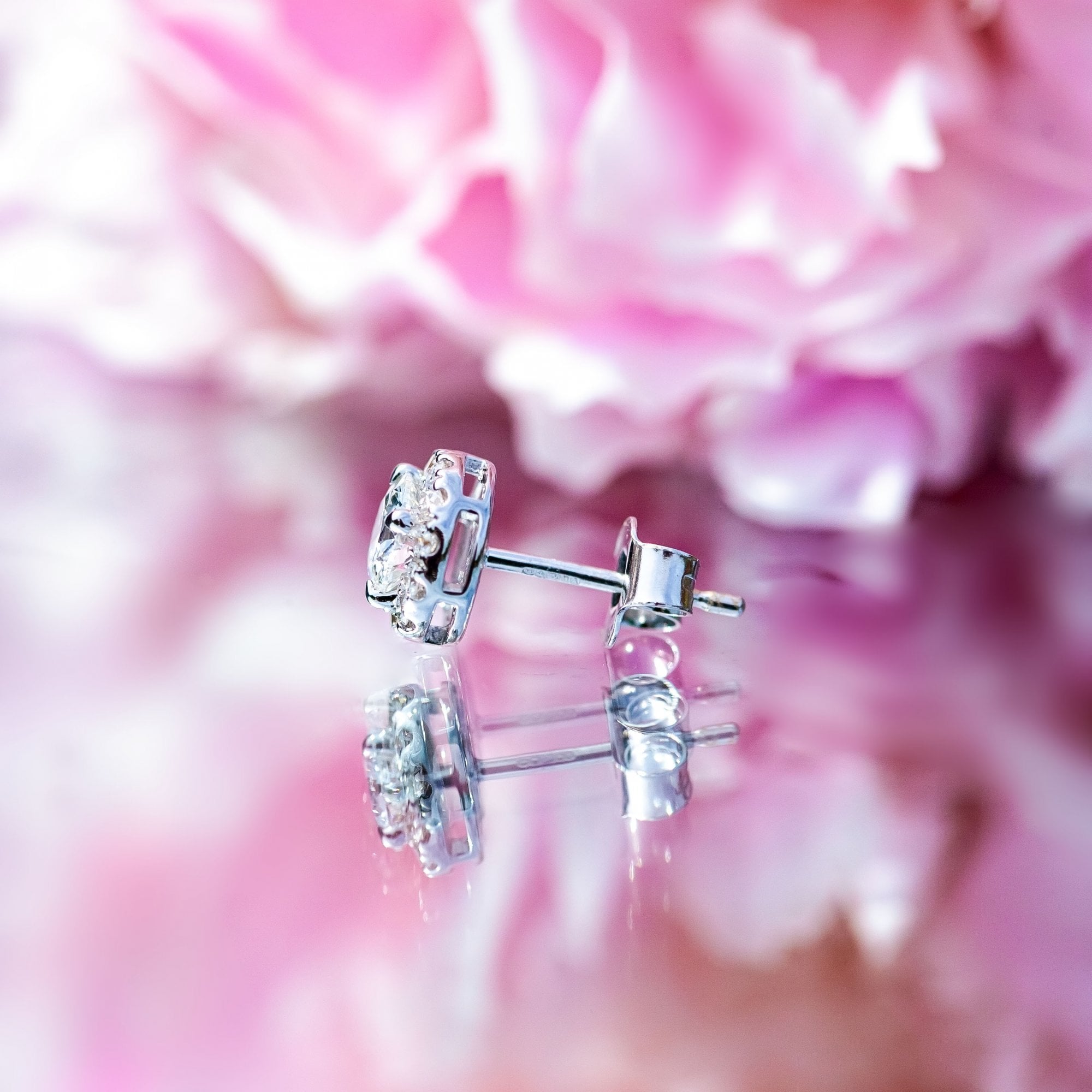 18Ct White Gold Lab Created 1ct Diamond Halo Earrings