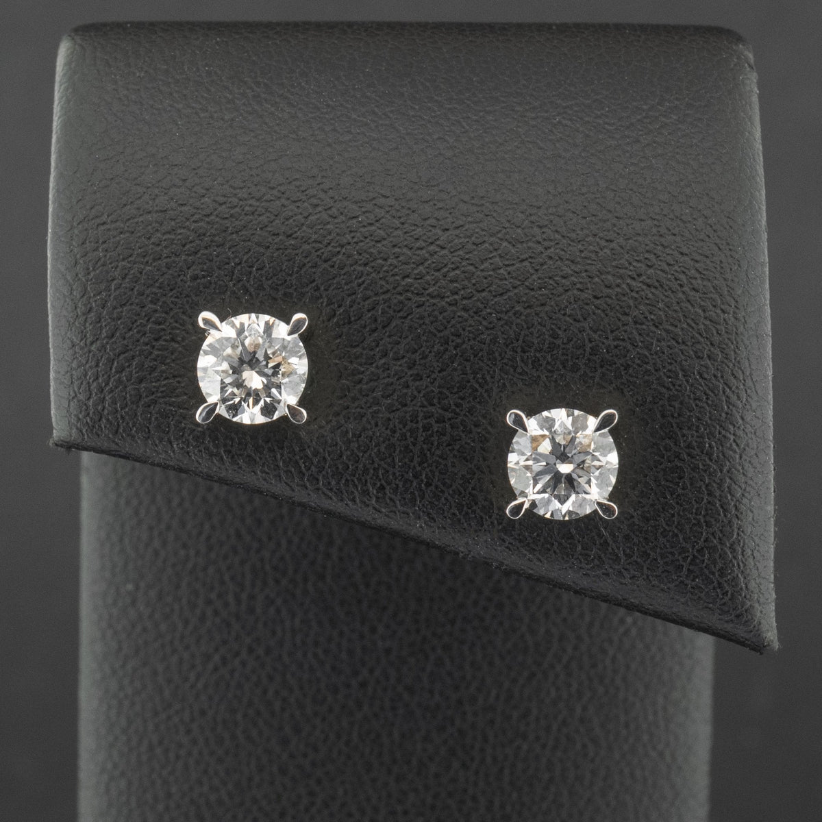 18Ct Yellow Gold Lab Created 1.55ct Diamond Stud Earrings