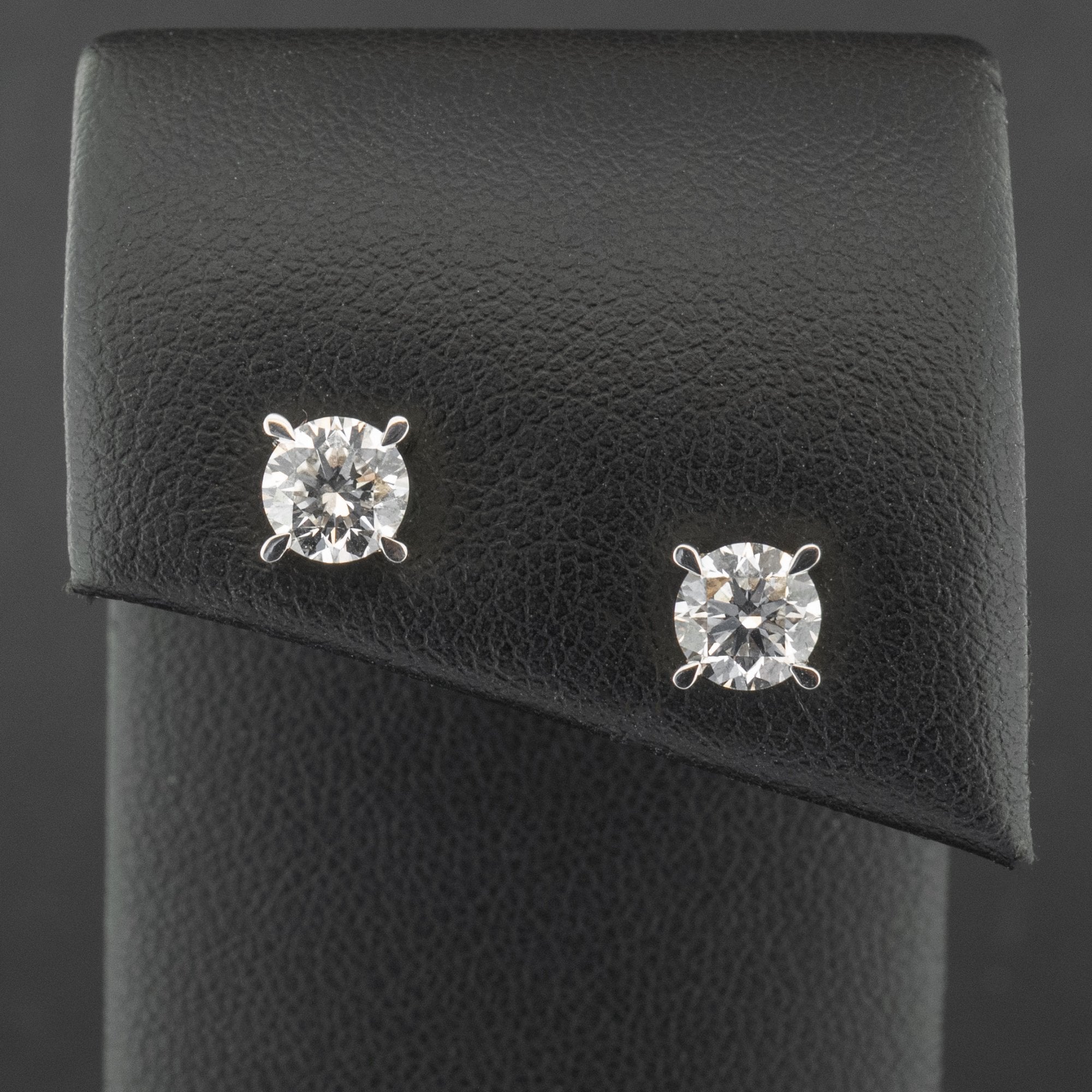 18Ct Yellow Gold Lab Created 1.55ct Diamond Stud Earrings