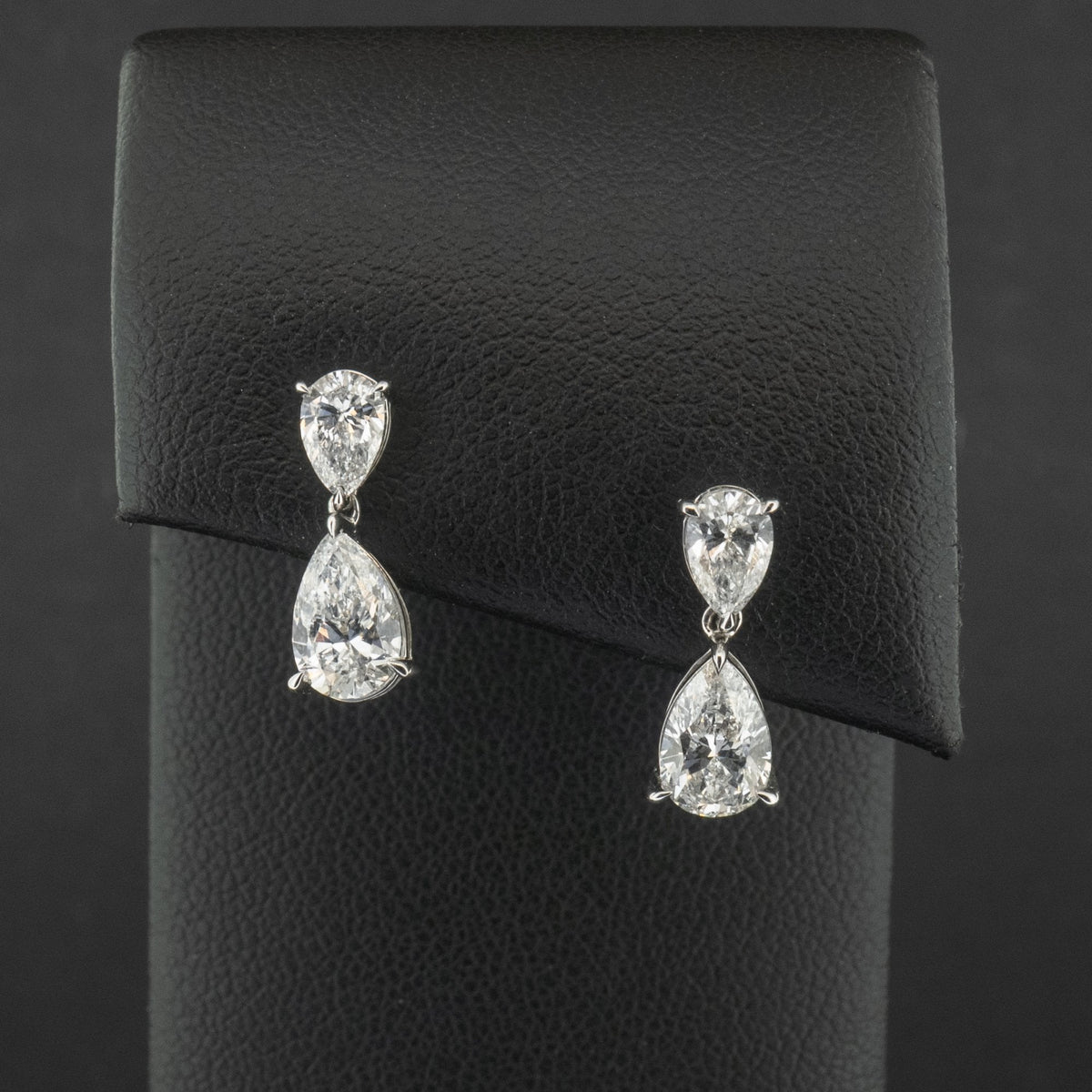 18Ct White Gold Lab Created 2ct Diamond Drop Earrings