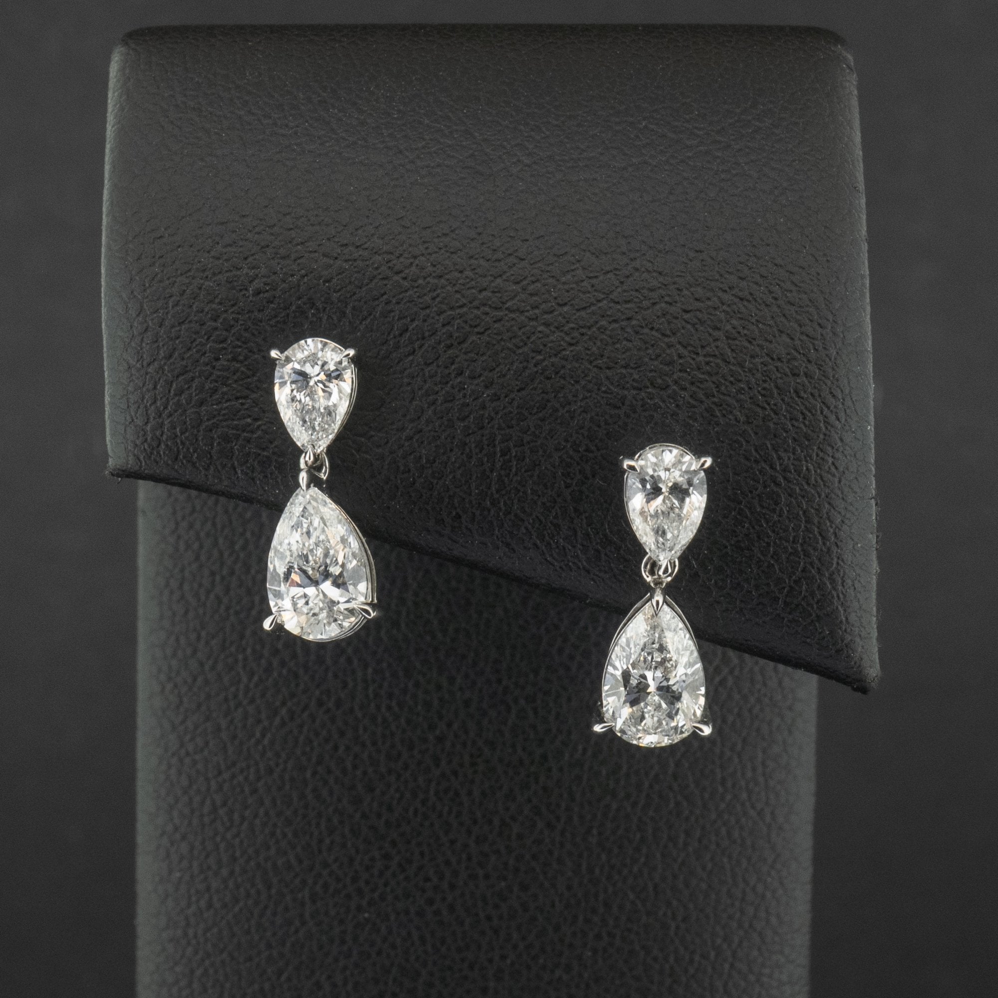 18Ct White Gold Lab Created 2ct Diamond Drop Earrings
