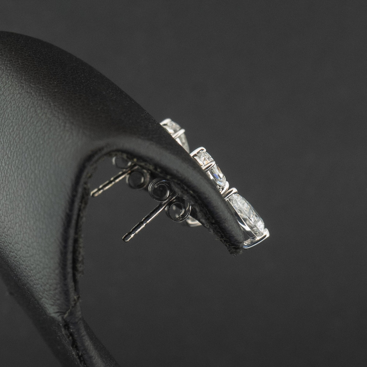 18Ct White Gold Lab Created 2ct Diamond Drop Earrings