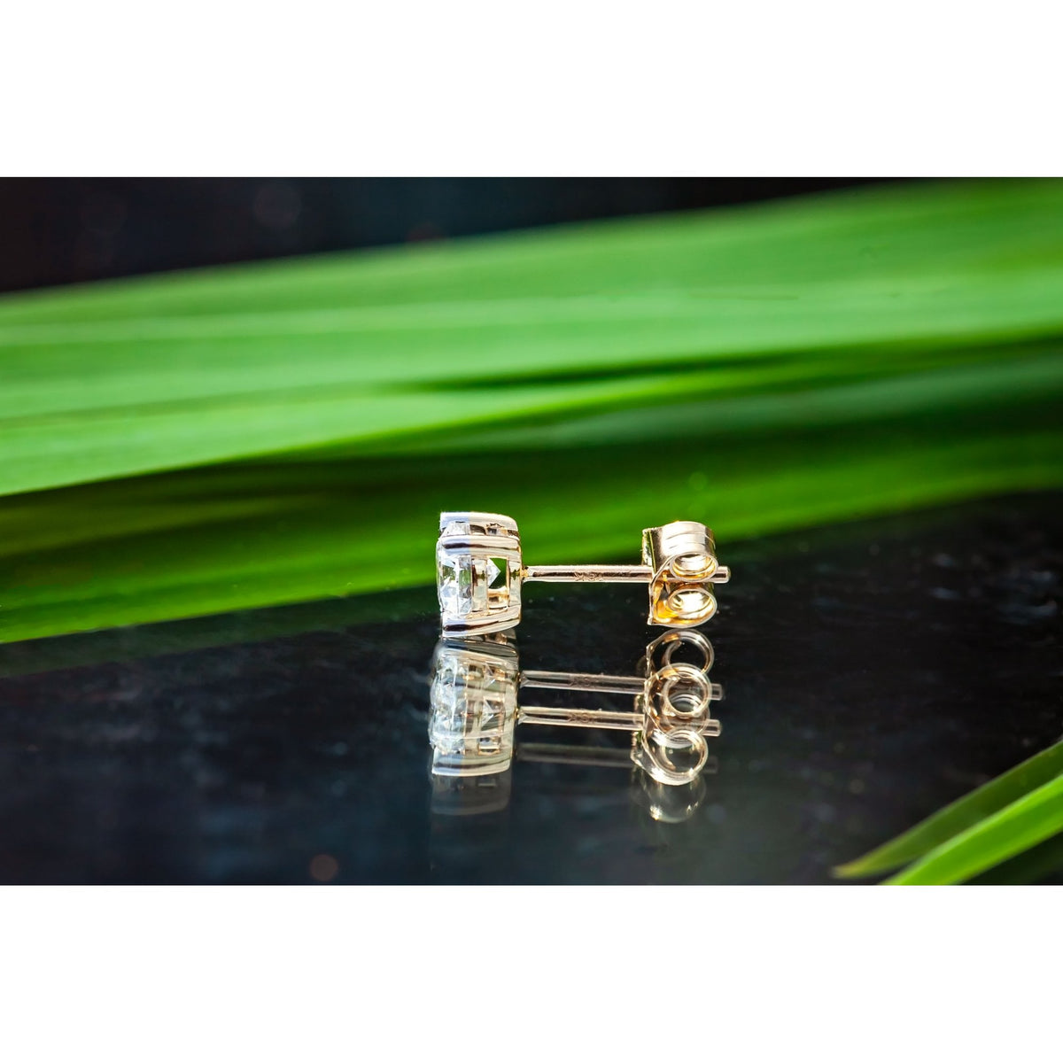 18Ct Yellow Gold Lab Created 1.07ct Diamond Stud Earrings