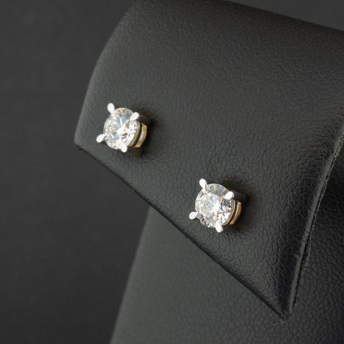 18Ct Yellow Gold Lab Created 1.07ct Diamond Stud Earrings