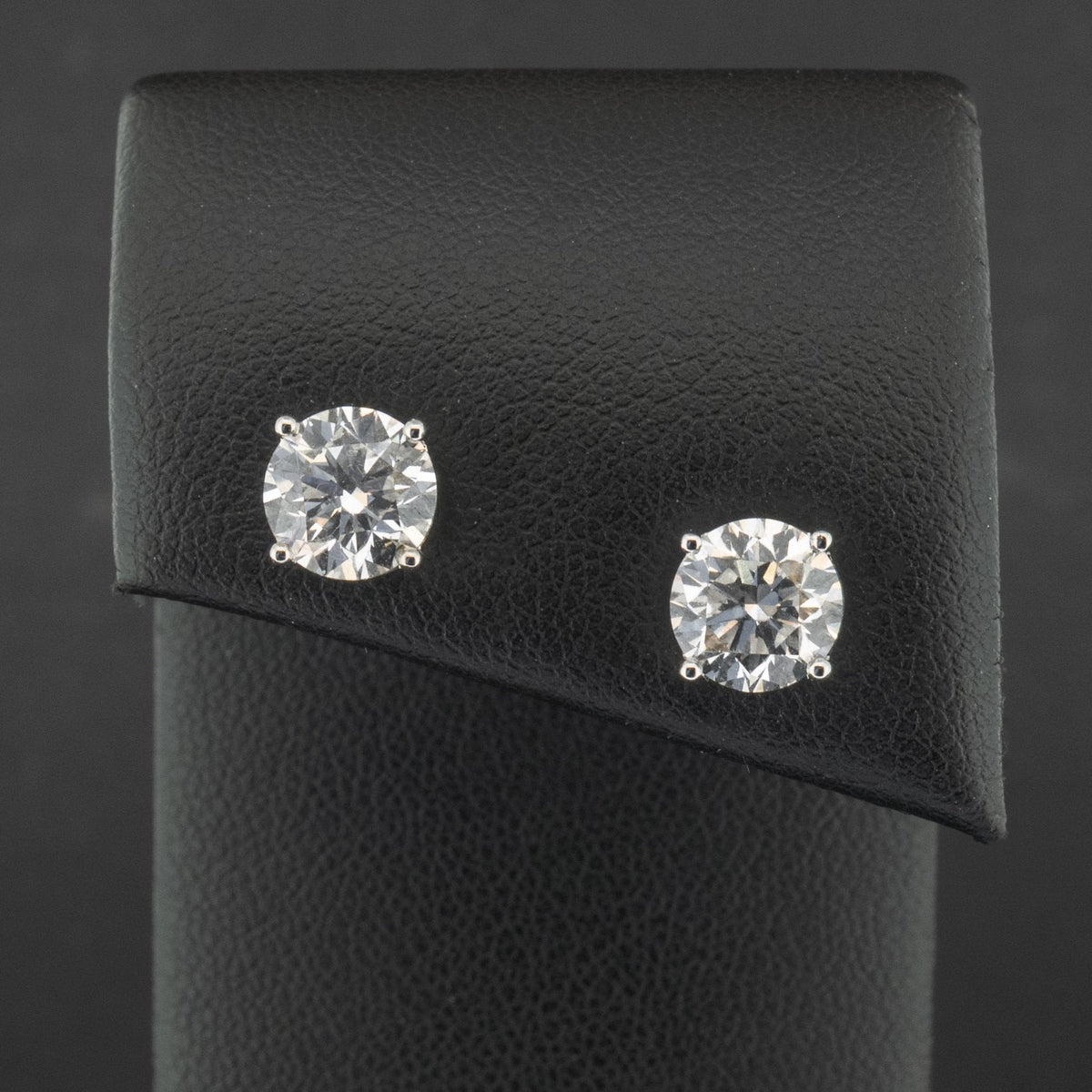 18Ct White Gold Lab Created 3ct Diamond Stud Earrings
