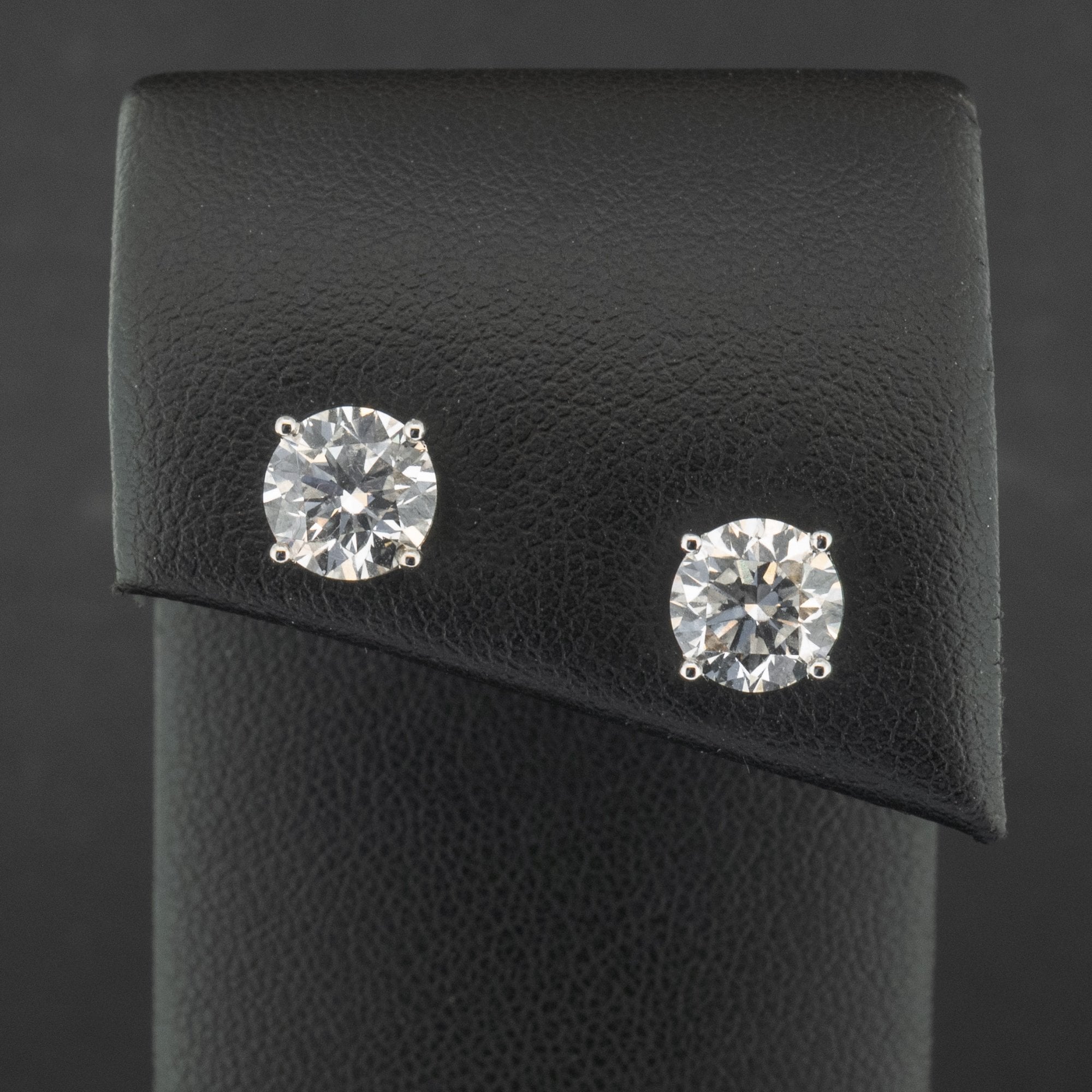 18Ct White Gold Lab Created 3ct Diamond Stud Earrings