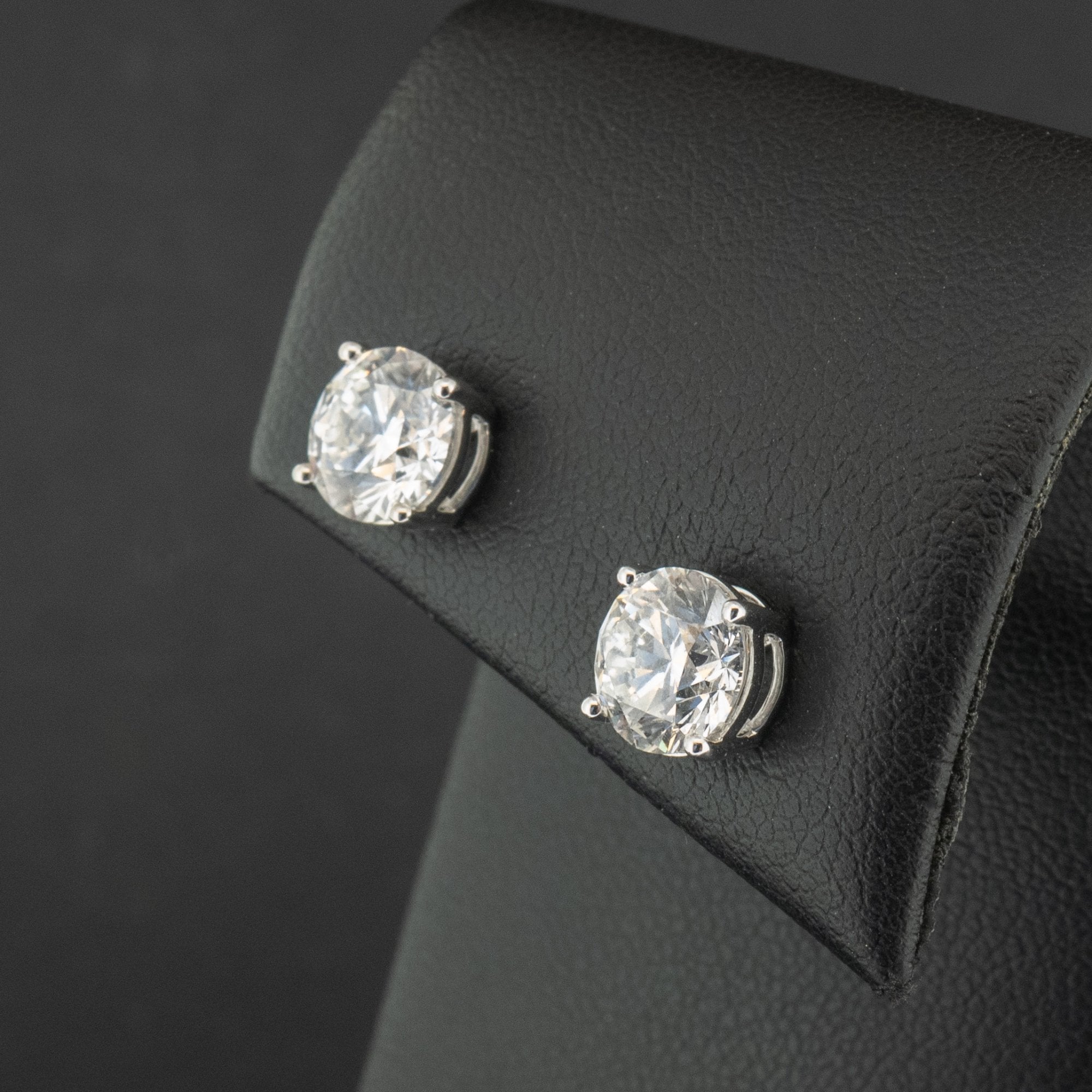 18Ct White Gold Lab Created 3ct Diamond Stud Earrings