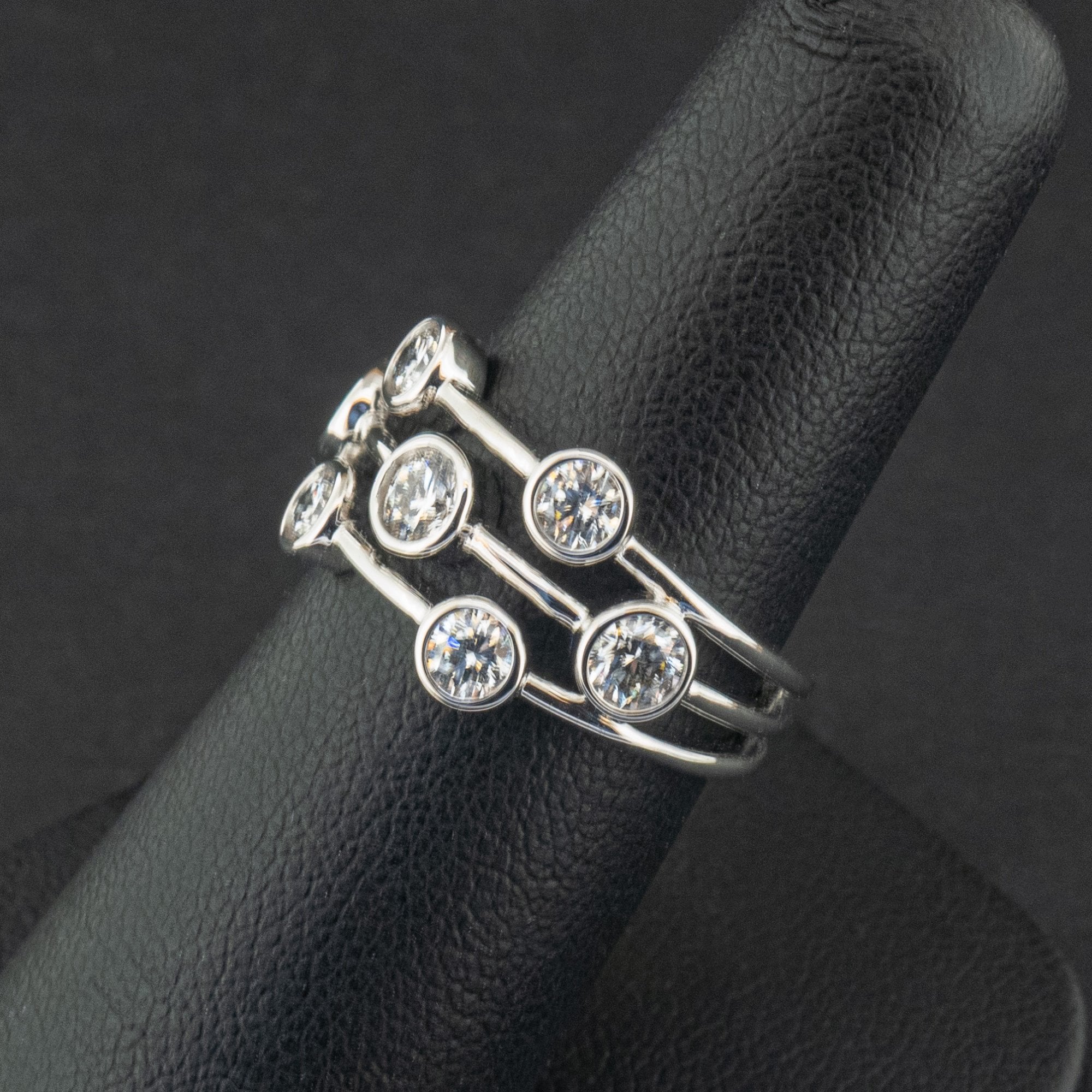 18Ct White Gold Lab Created 1.06ct Diamond Bubble Ring Size M
