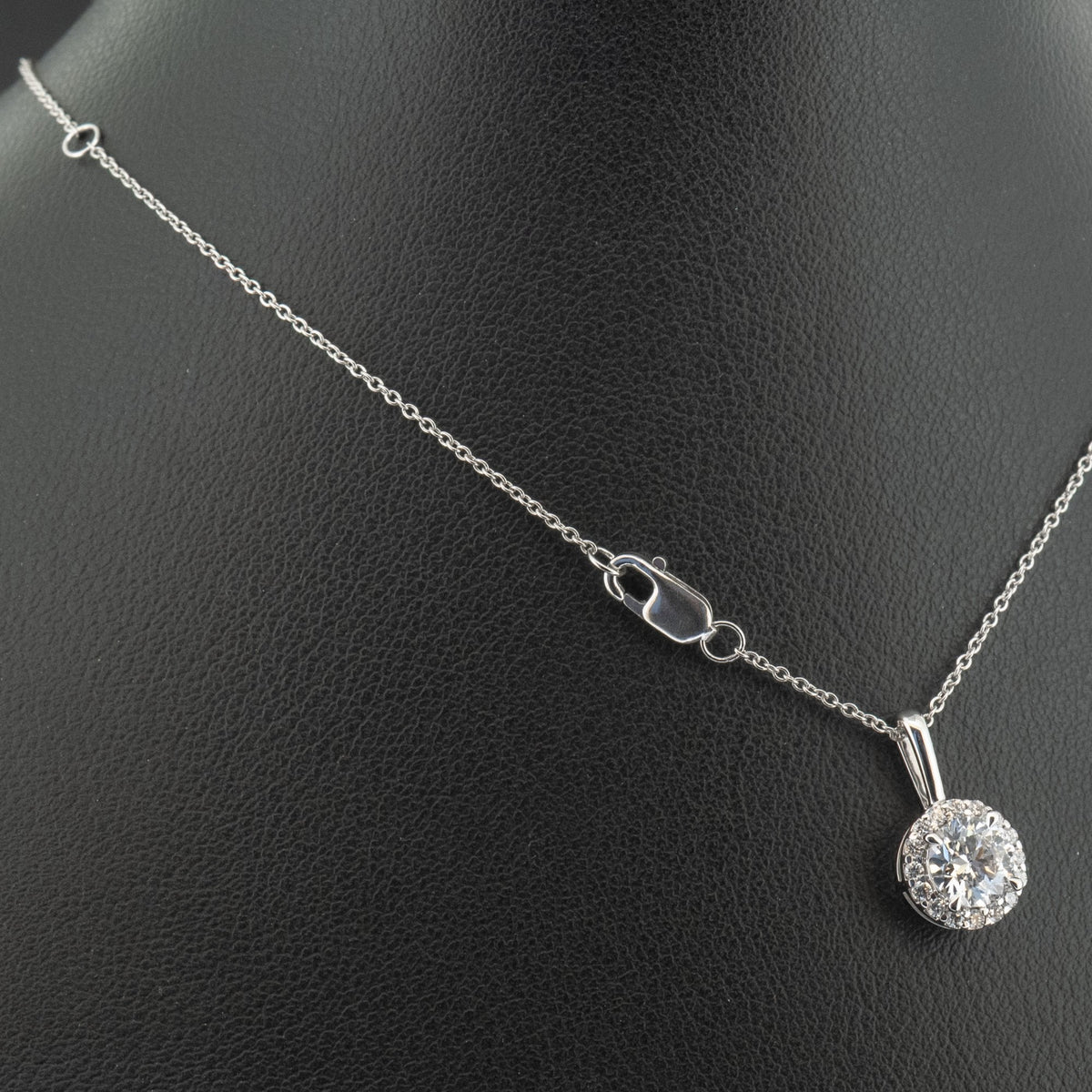 18Ct White Gold Round Lab Created 0.91ct Diamond Halo 16-18" Necklace