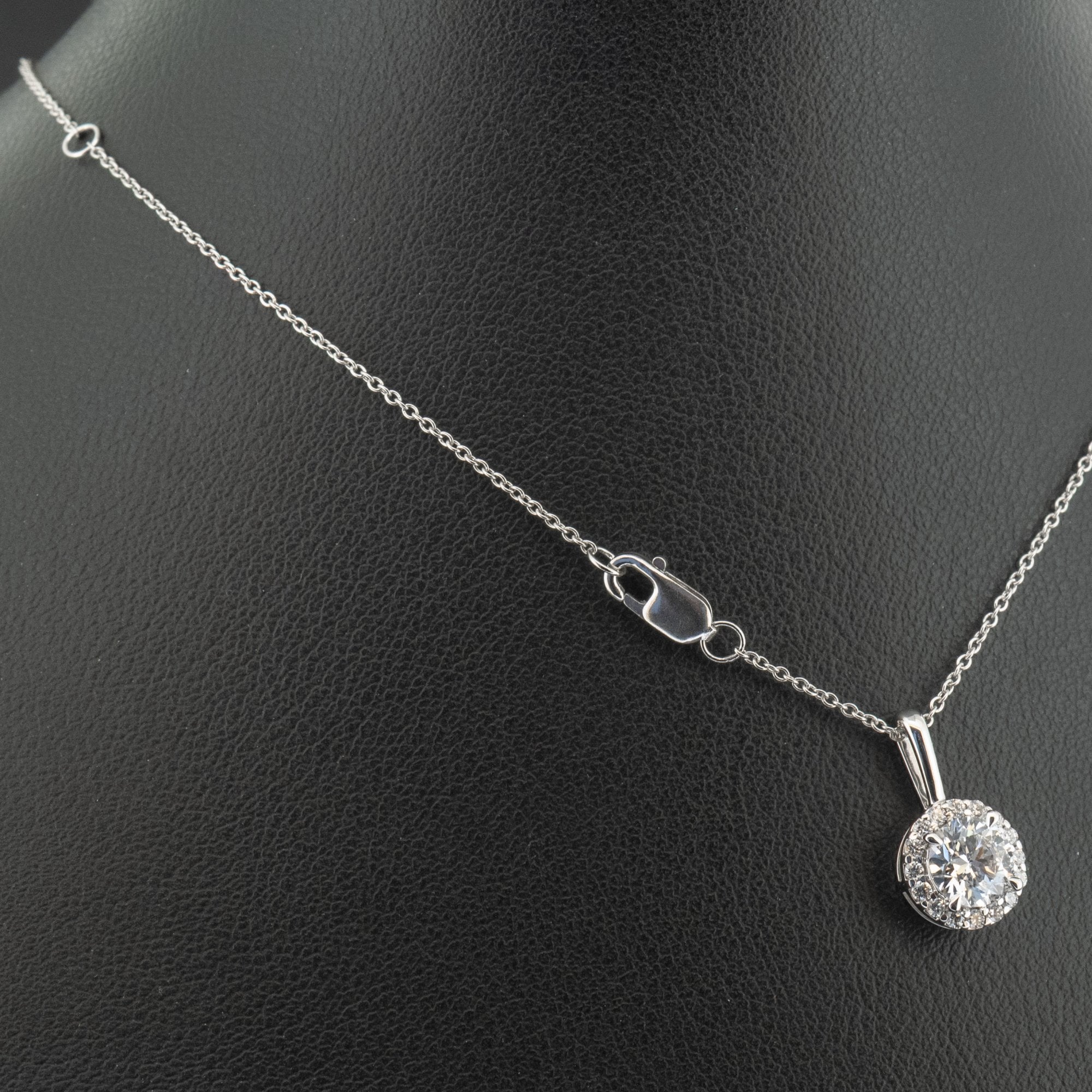 18Ct White Gold Round Lab Created 0.91ct Diamond Halo 16-18" Necklace
