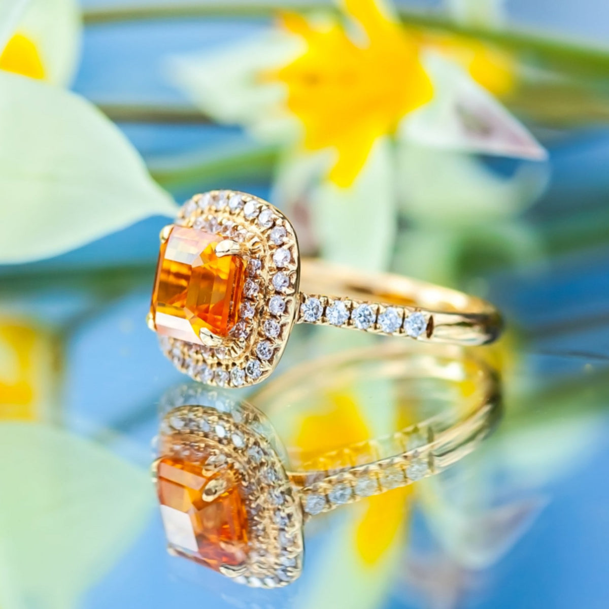 3.01ct Orange Square Emerald-Cut Sapphire and 0.62ct Diamond 18ct Gold Ring 9.5g
