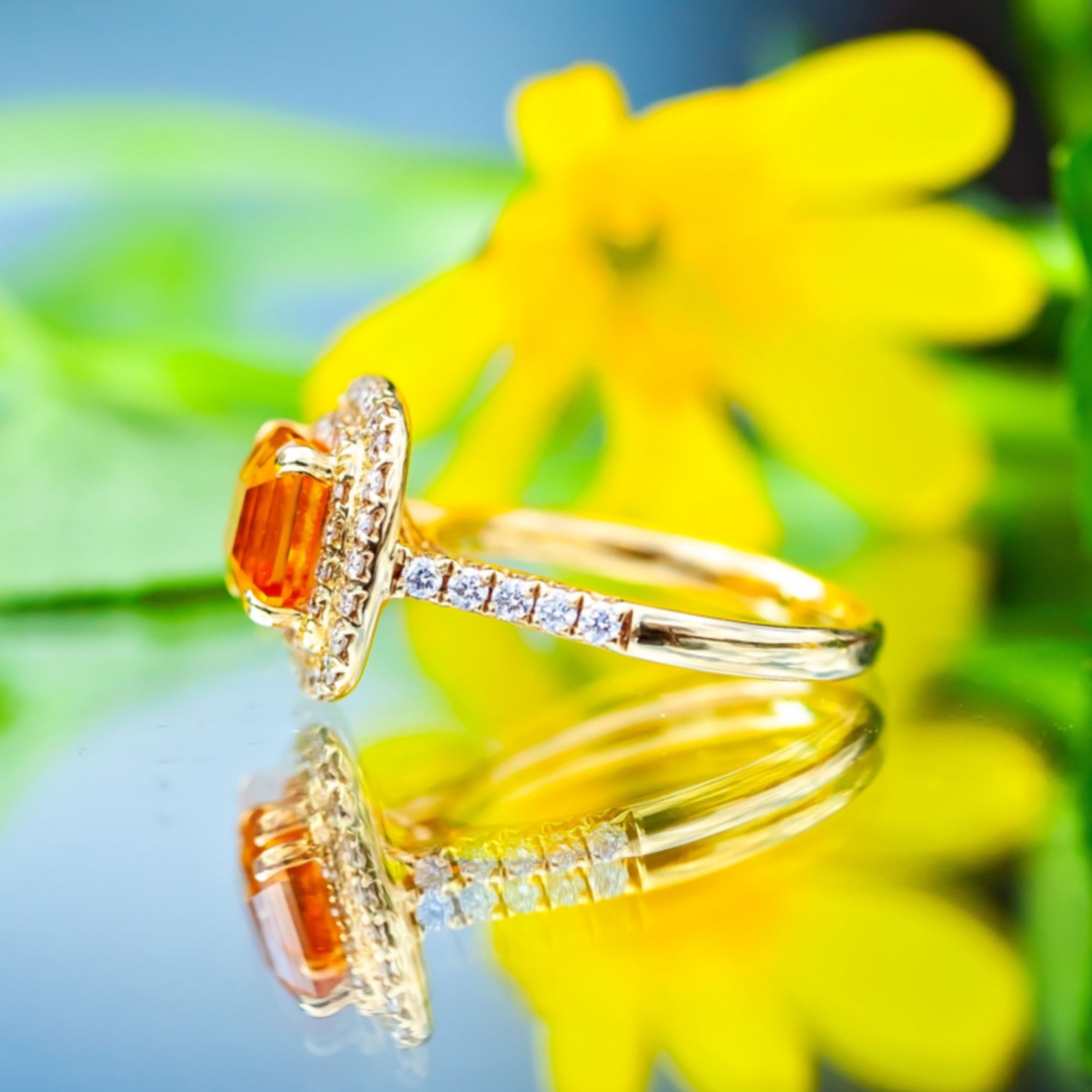 3.01ct Orange Square Emerald-Cut Sapphire and 0.62ct Diamond 18ct Gold Ring 9.5g
