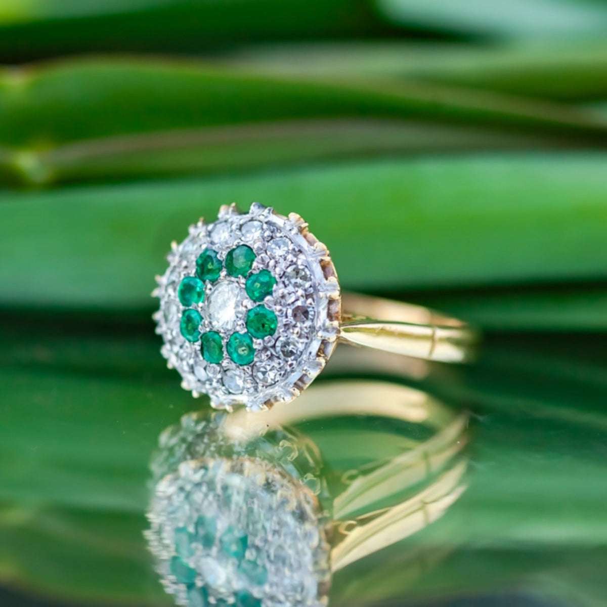 18ct Yellow Gold Emerald and Diamond Cluster Ring Size N 1/2 5.2g