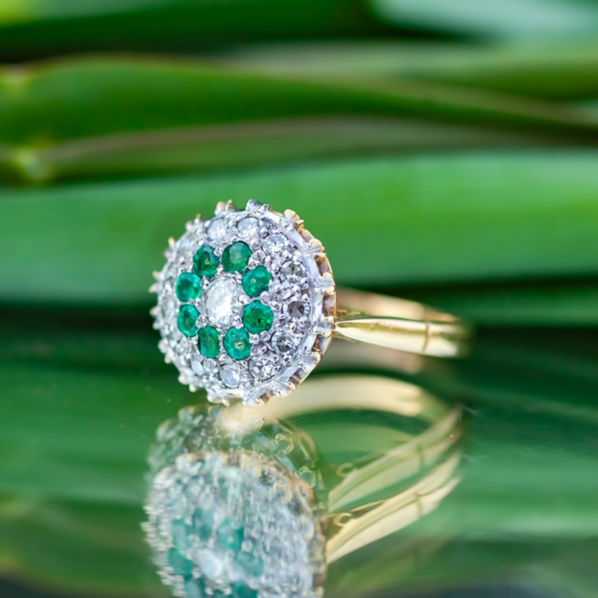 18ct Yellow Gold Emerald and Diamond Cluster Ring Size N 1/2 5.2g