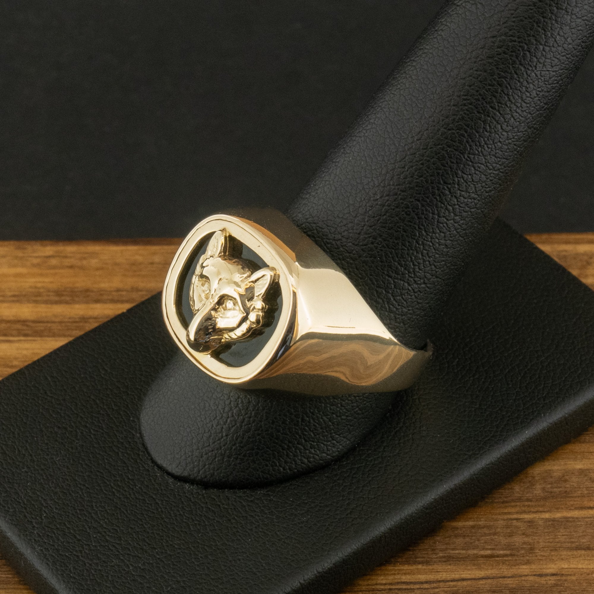 9ct Yellow Gold Wolf Signet Ring Size U 1/2 11.3g