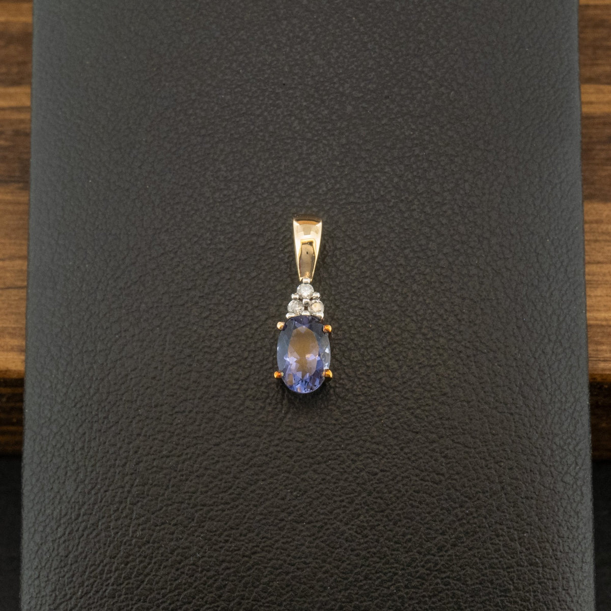 9ct Yellow Gold Iolite and Diamond Pendant 0.6g