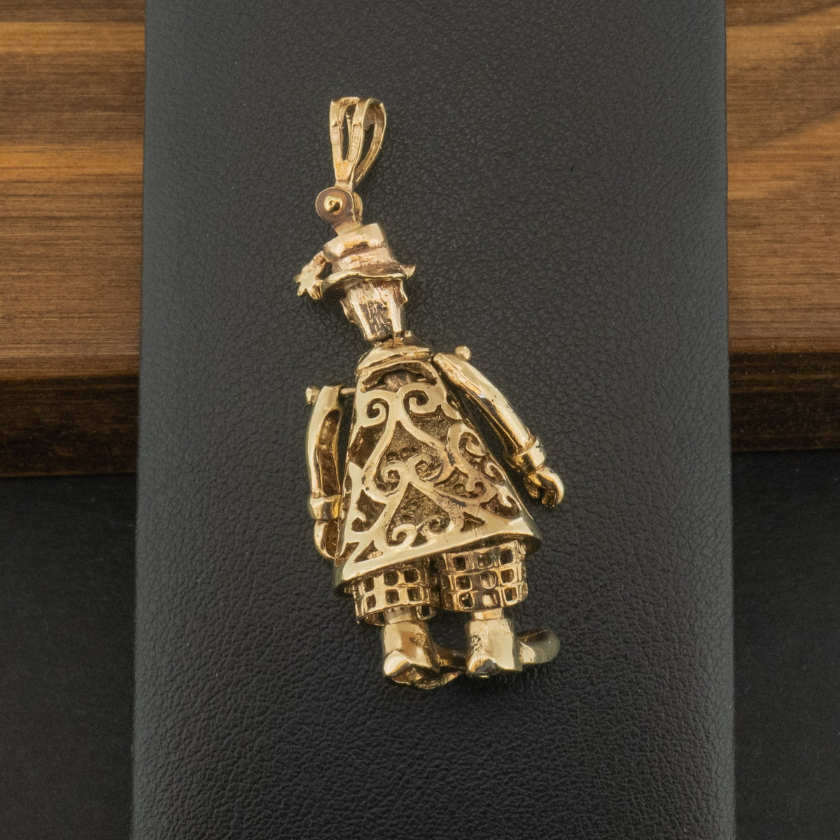 9ct Yellow Gold Clown Pendant 9.4g