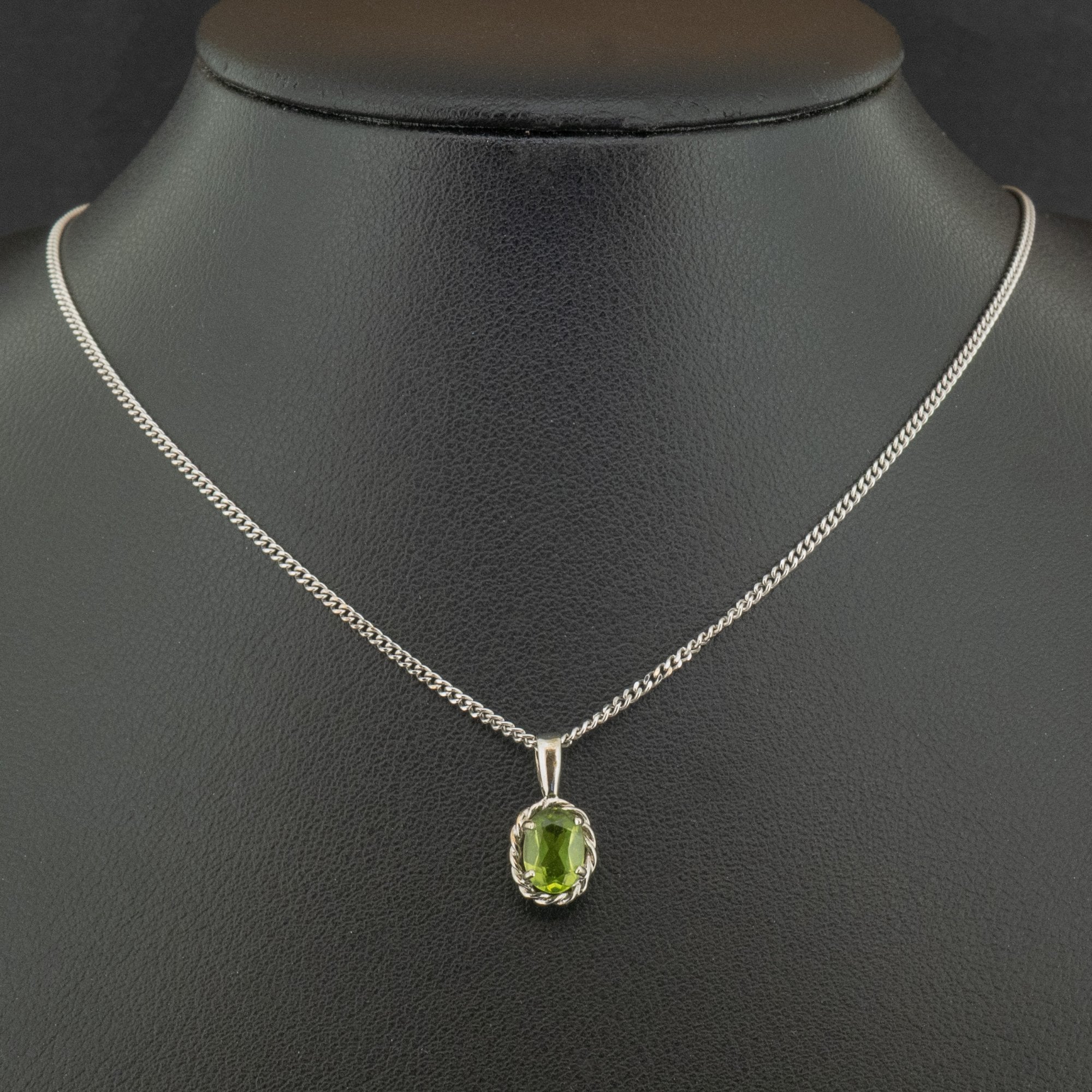 9ct White Gold Peridot Pendant 16 Inch Necklace 3.1g