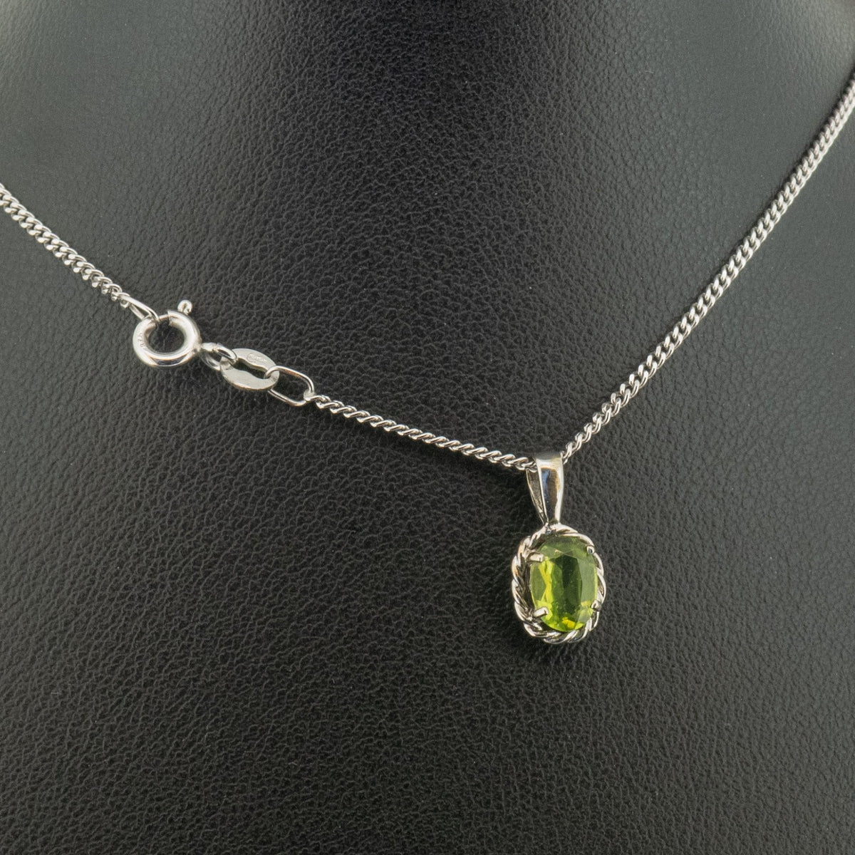 9ct White Gold Peridot Pendant 16 Inch Necklace 3.1g