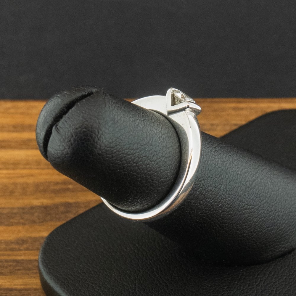 18ct White Gold 0.25ct Diamond Ring Size J 3.4g