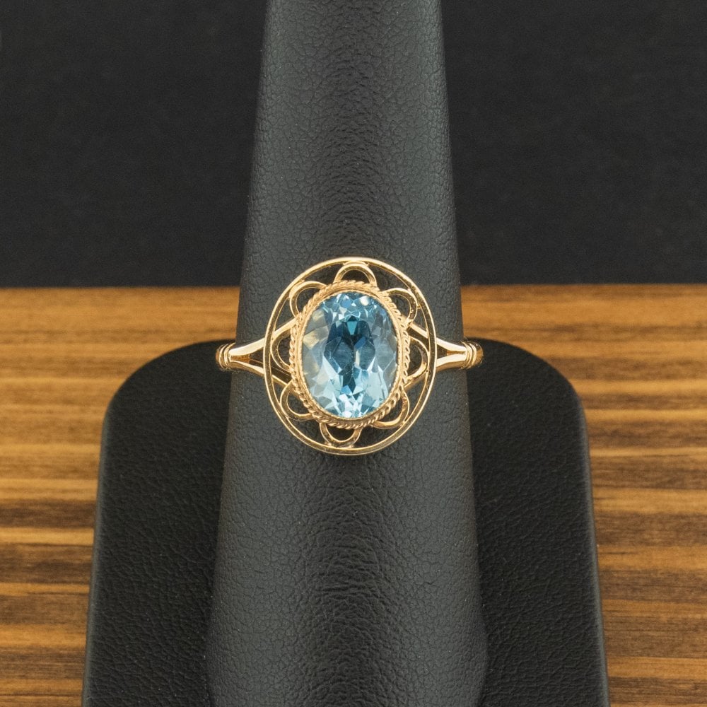 9ct Yellow Gold Topaz Ring Size O 3.3g