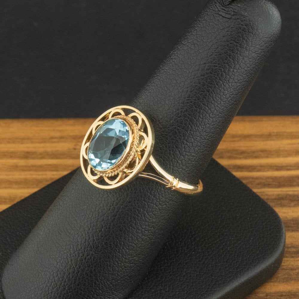 9ct Yellow Gold Topaz Ring Size O 3.3g