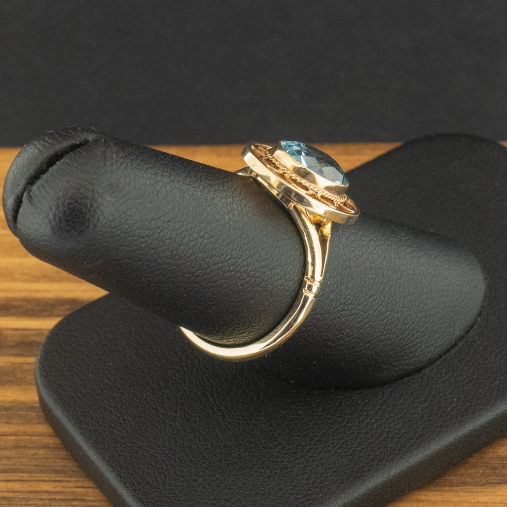 9ct Yellow Gold Topaz Ring Size O 3.3g