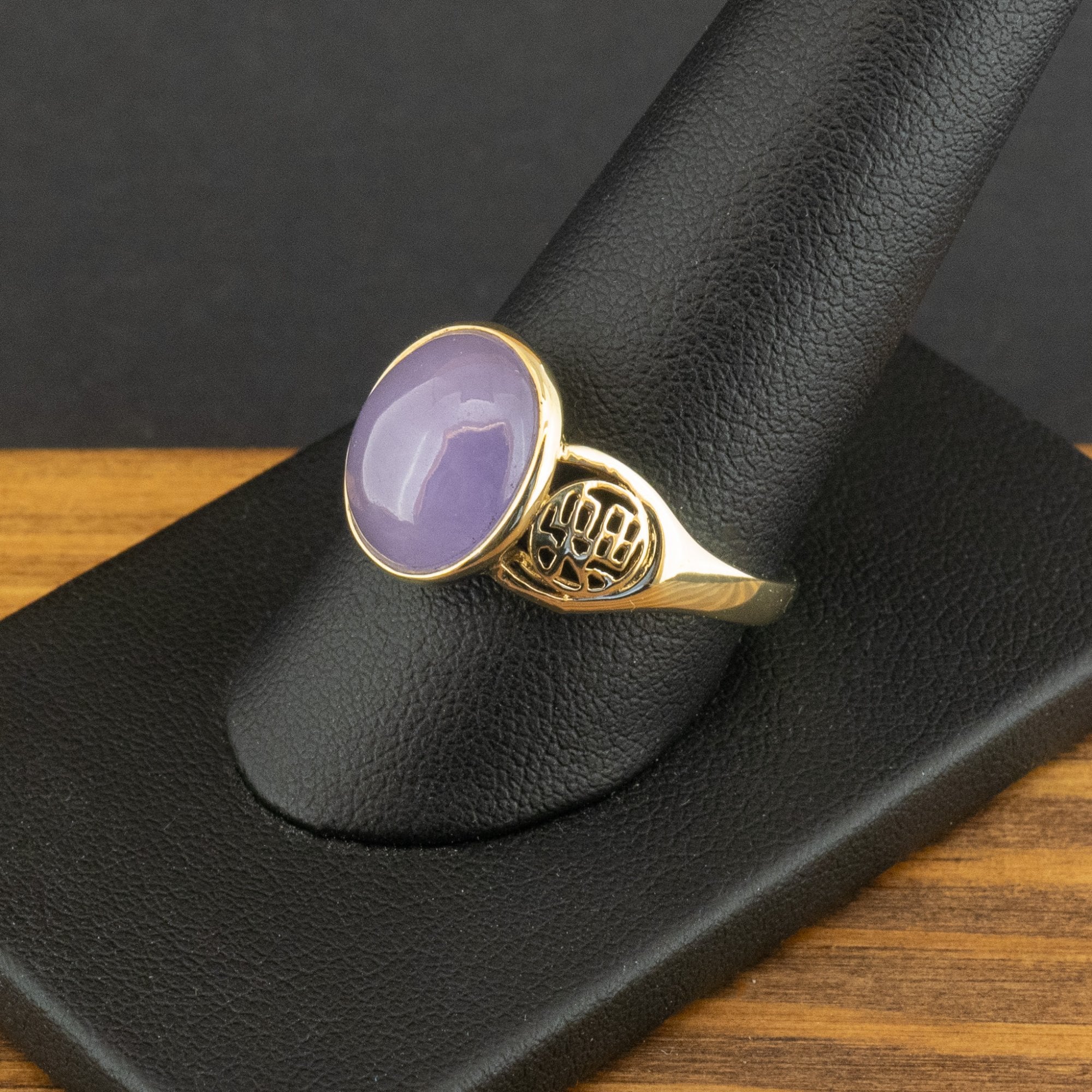 14ct Yellow Gold Lavender Jade Ring Size T 1/2 4g