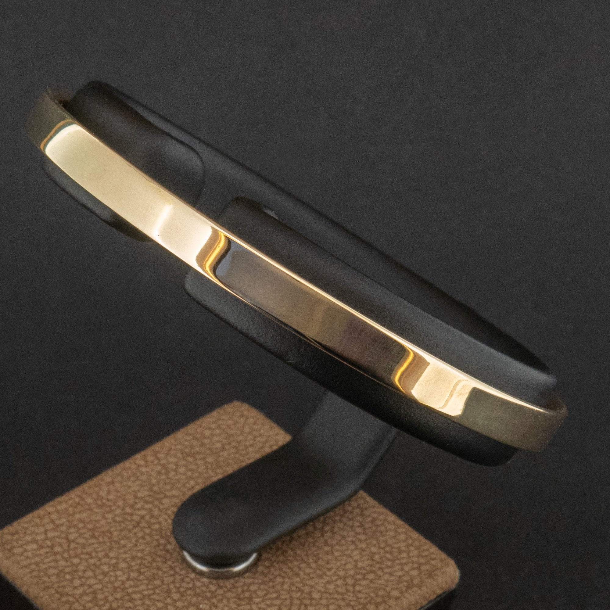 9ct Yellow Gold Flat Court Bangle 18.1g